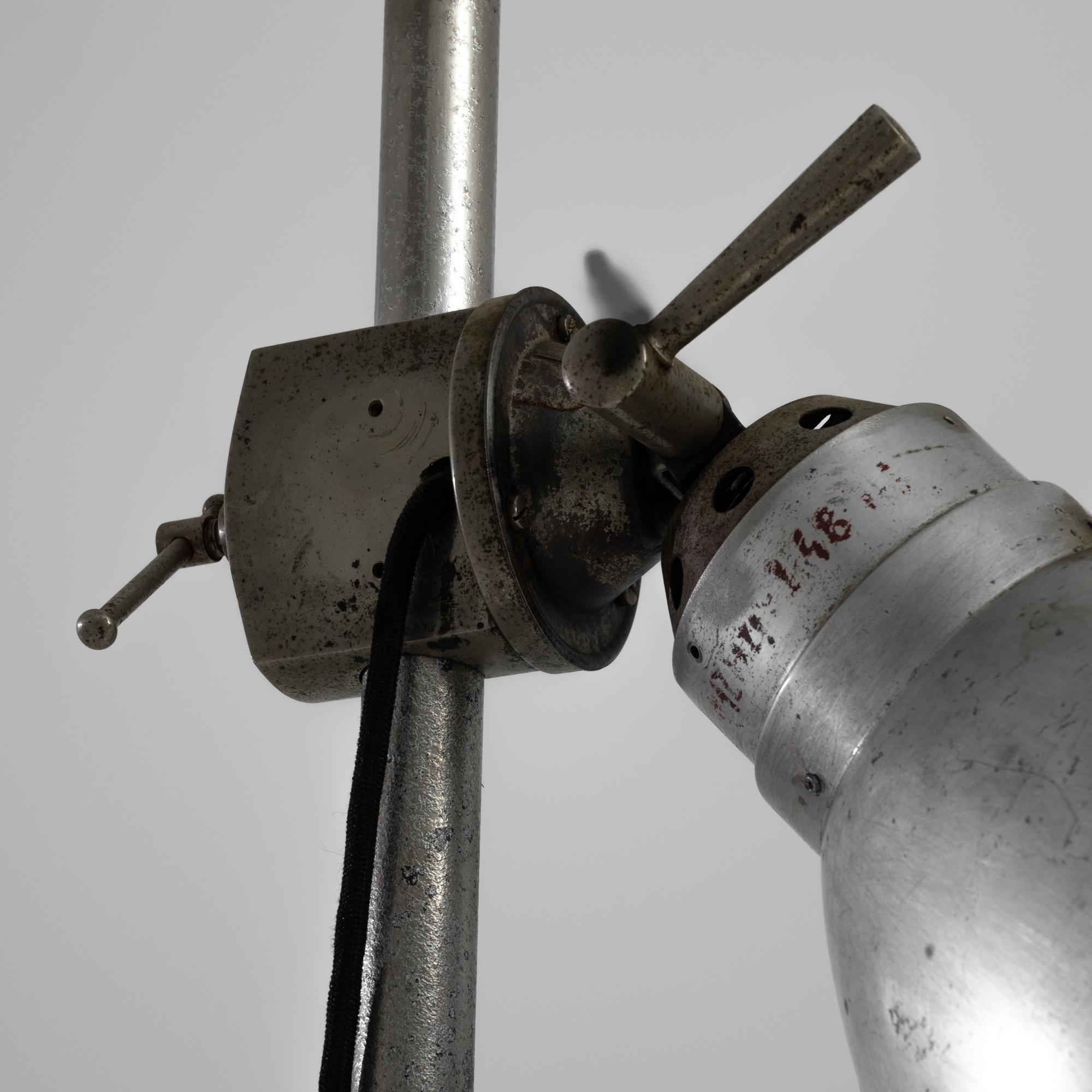 Französische Industrie-Metall-Stehlampe, Vintage im Angebot 2