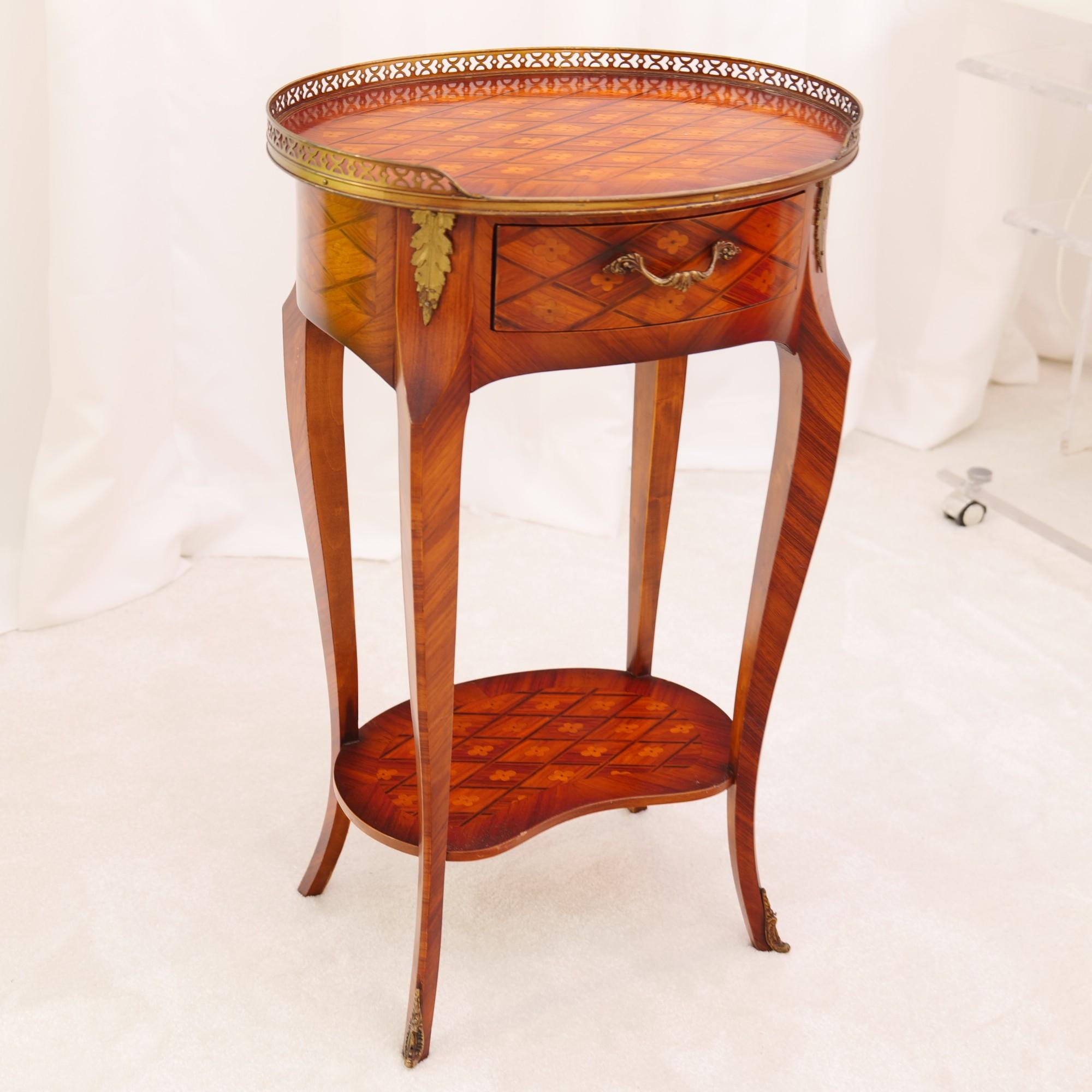 Vintage french side tables in style of Louis XV
 good condition with slight signs of use and patina 2 small spots on the rosewood.
approx - 1960s - France