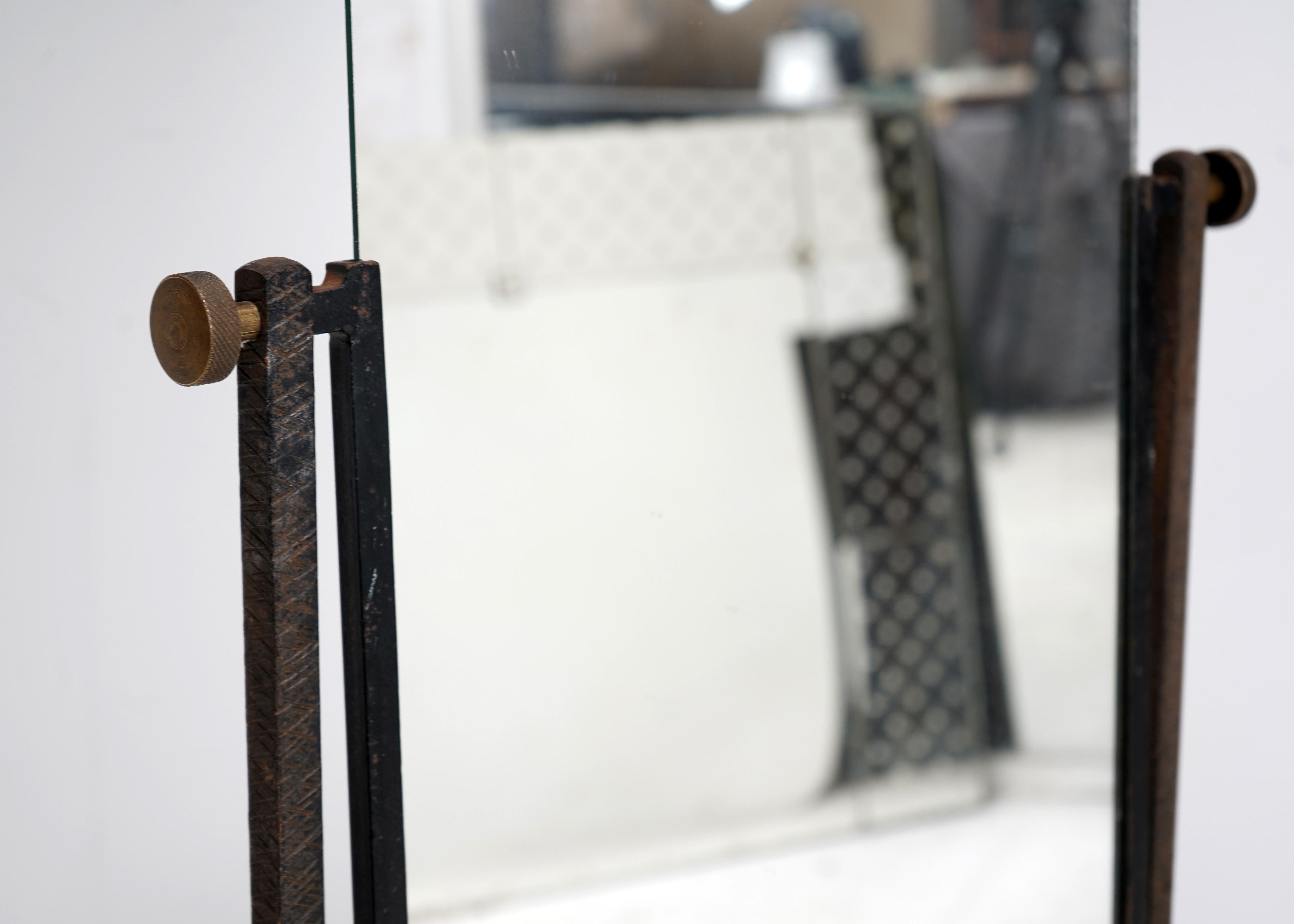 Français Miroir de cheval vintage en fer et métal noir en vente