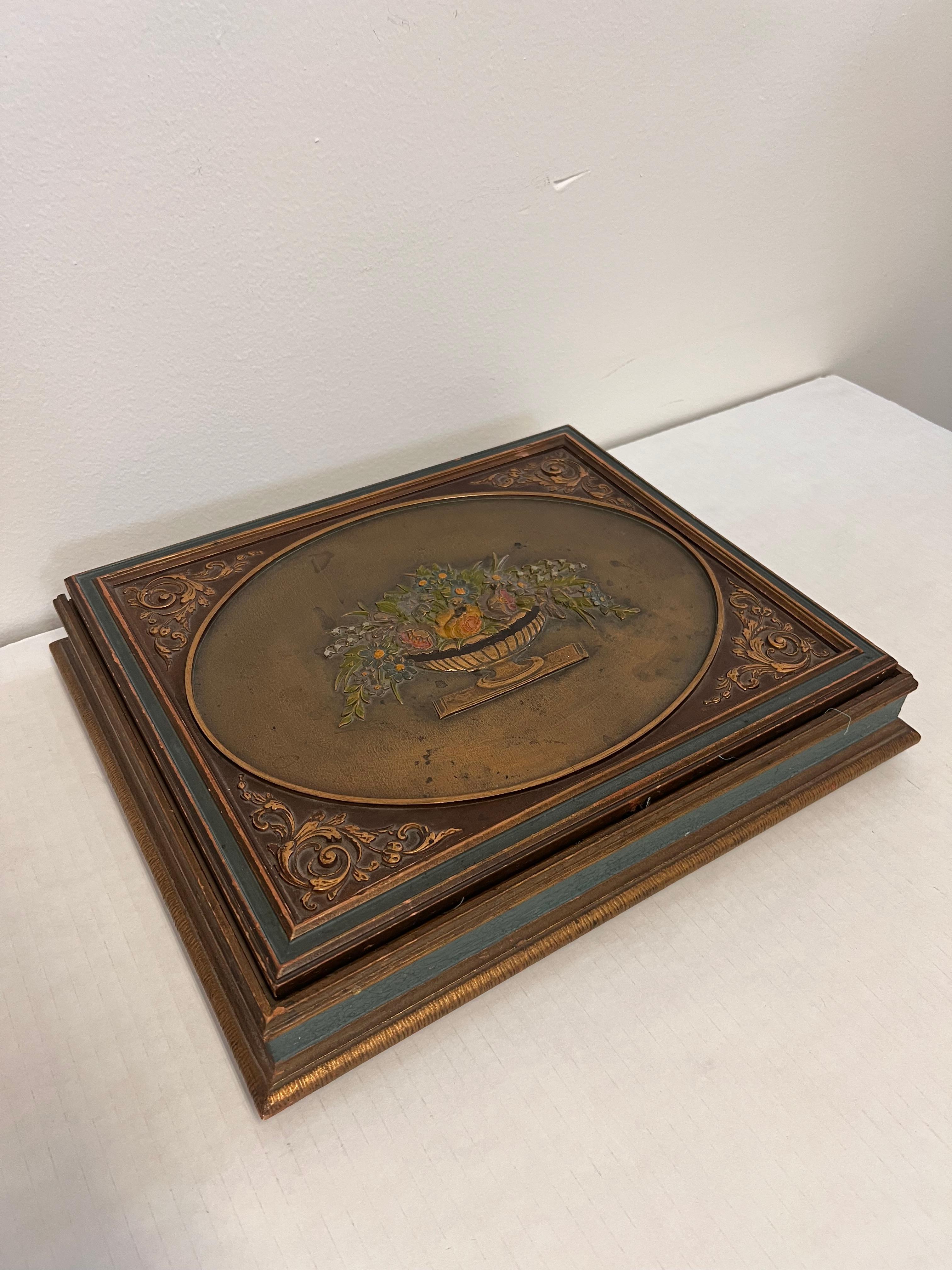 Vintage French Italian Florentine Jewelry Accessory Wood Trinket Box For Sale 1