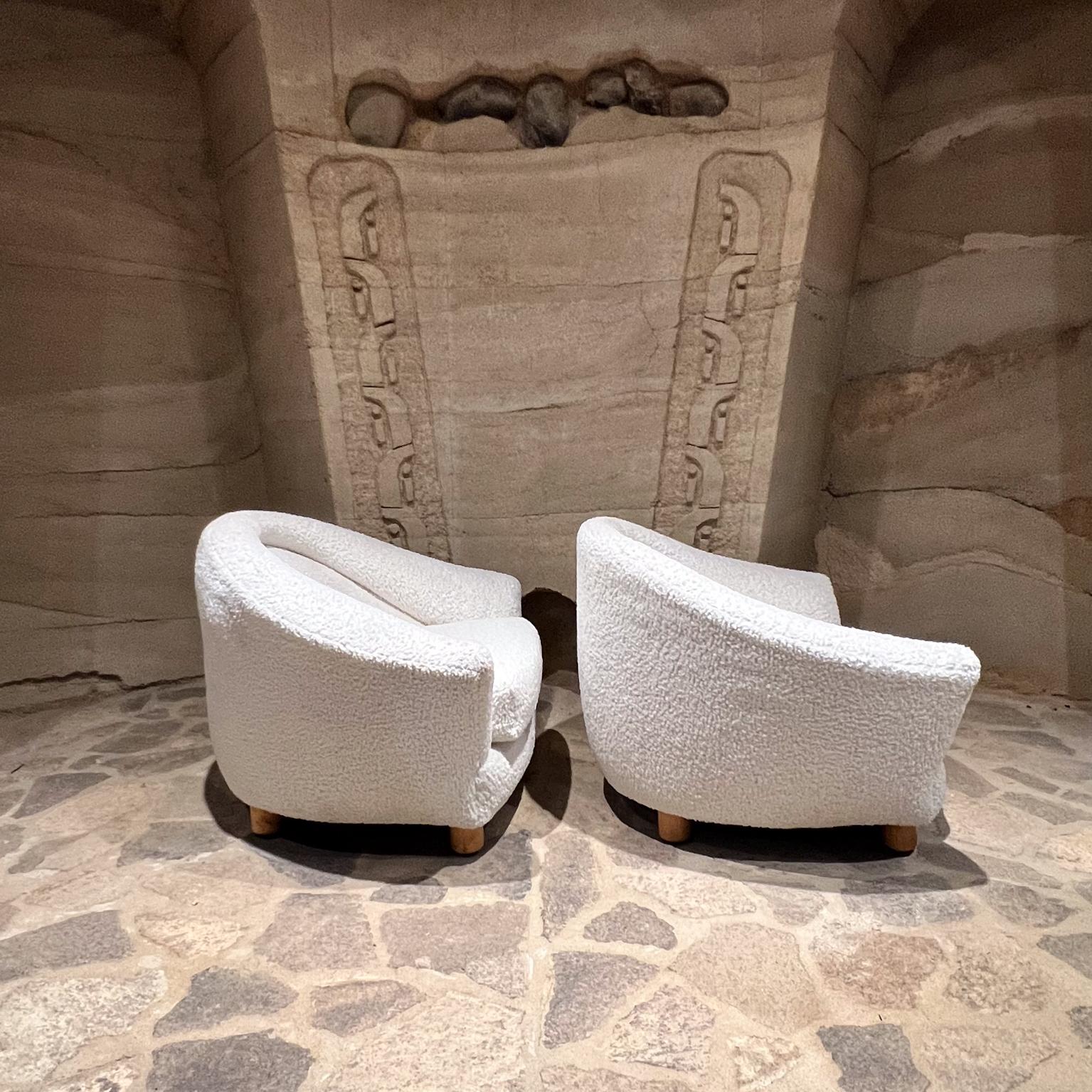 Mid-Century Modern French Ivory Lounge Chairs Mid Century Modern  1970s For Sale
