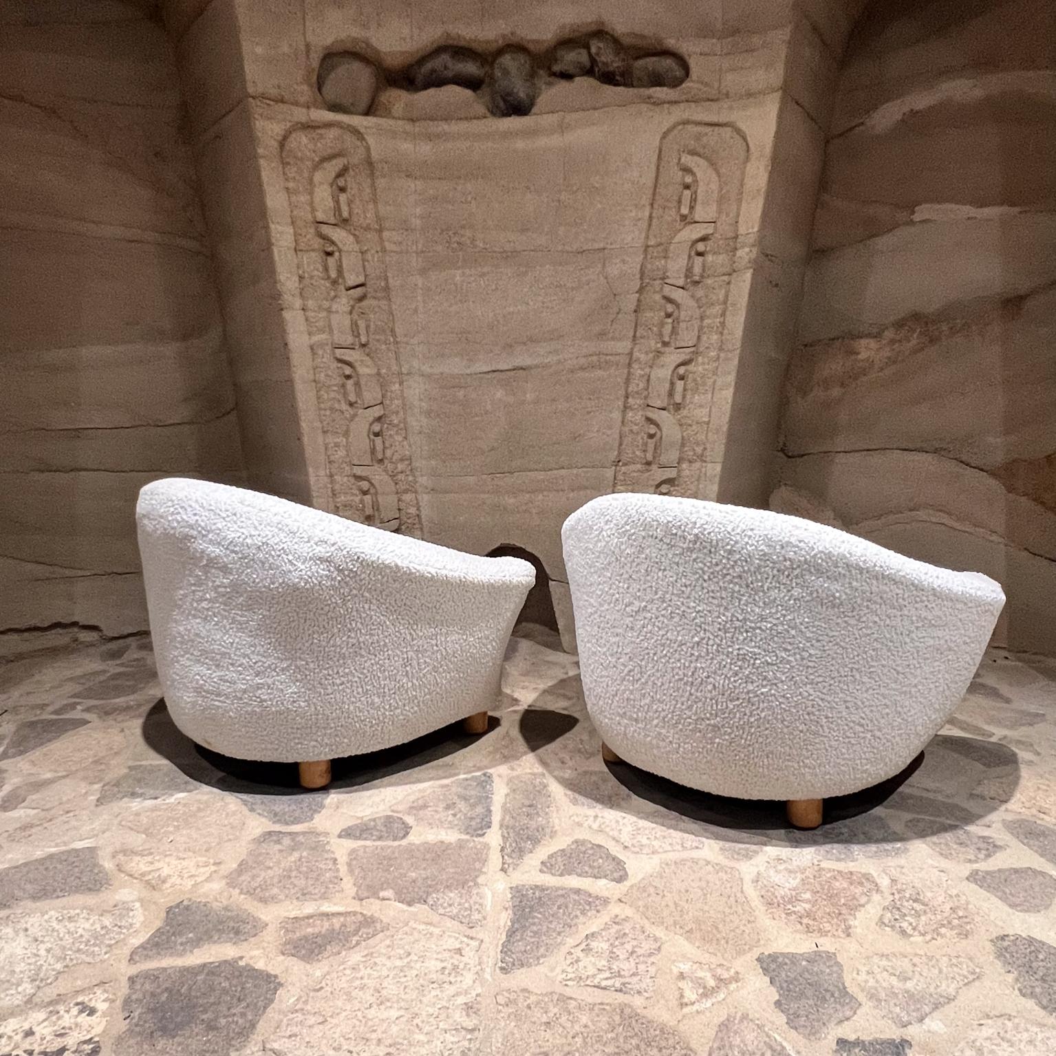 French Ivory Lounge Chairs Mid Century Modern  1970s For Sale 2