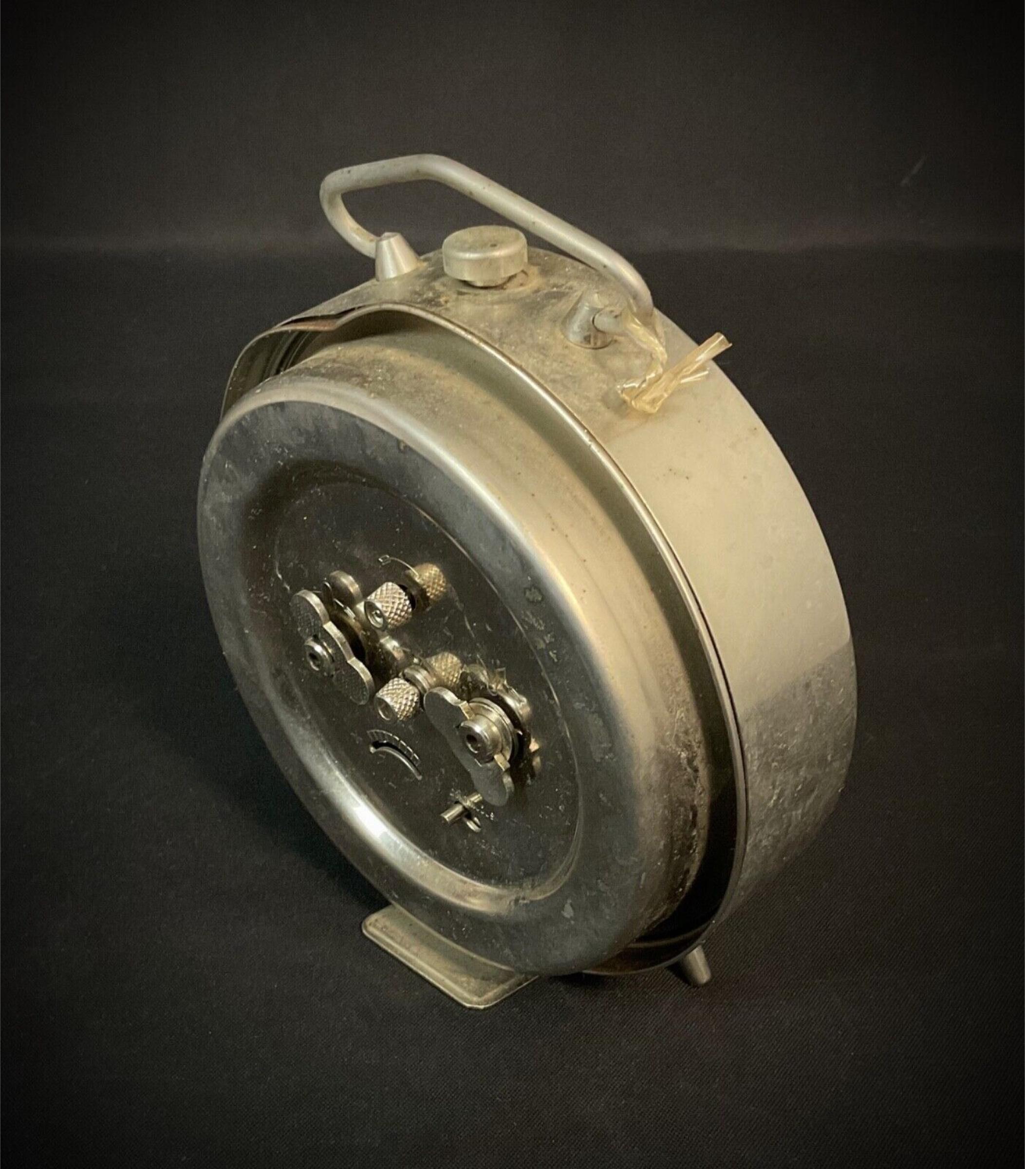 Vintage French JAZ Mechanischer Wecker, Metall, Repetitionsfunktion - 2Y613 im Angebot 5