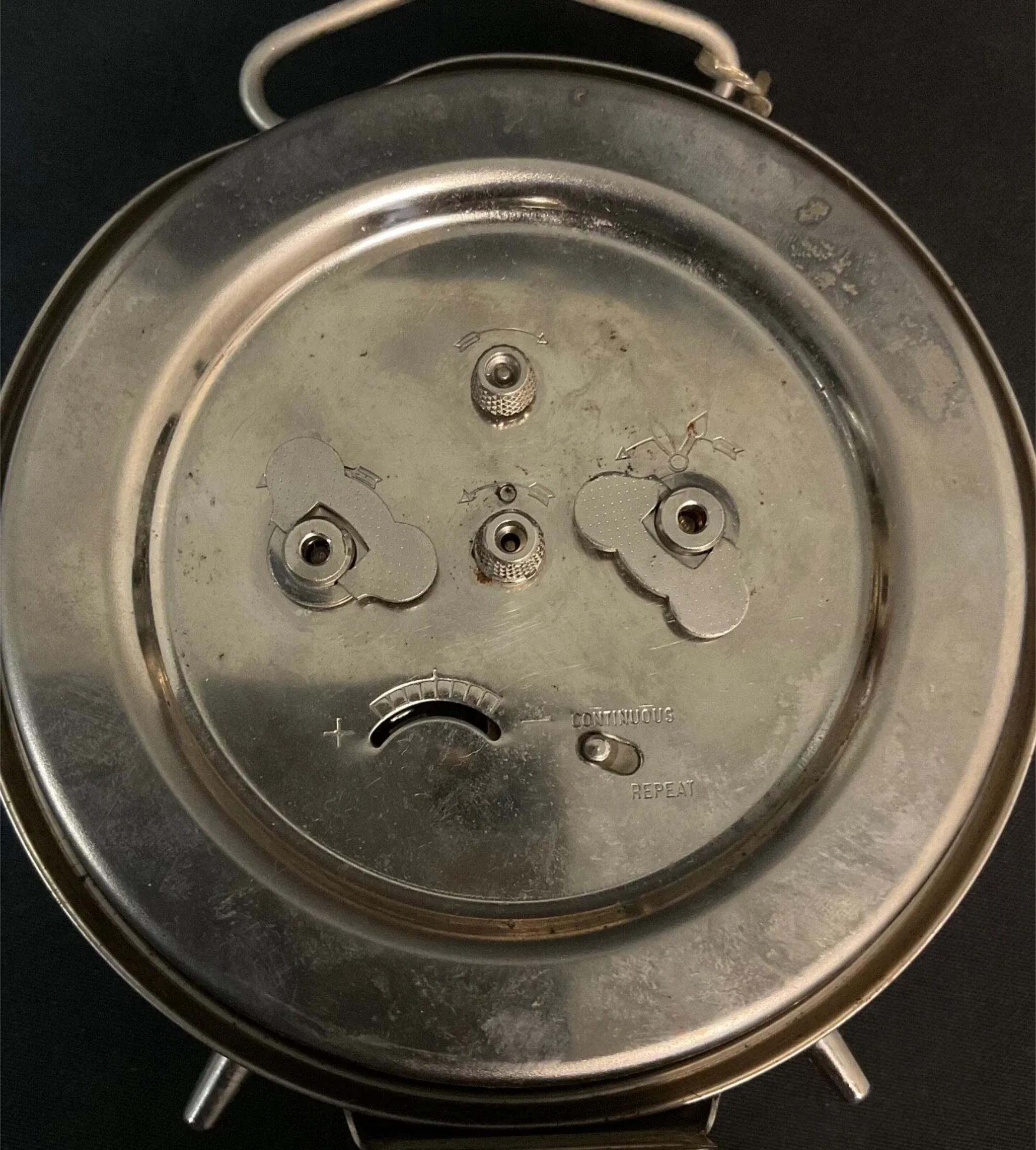 Vintage French JAZ Mechanischer Wecker, Metall, Repetitionsfunktion - 2Y613 (Ende des 20. Jahrhunderts) im Angebot