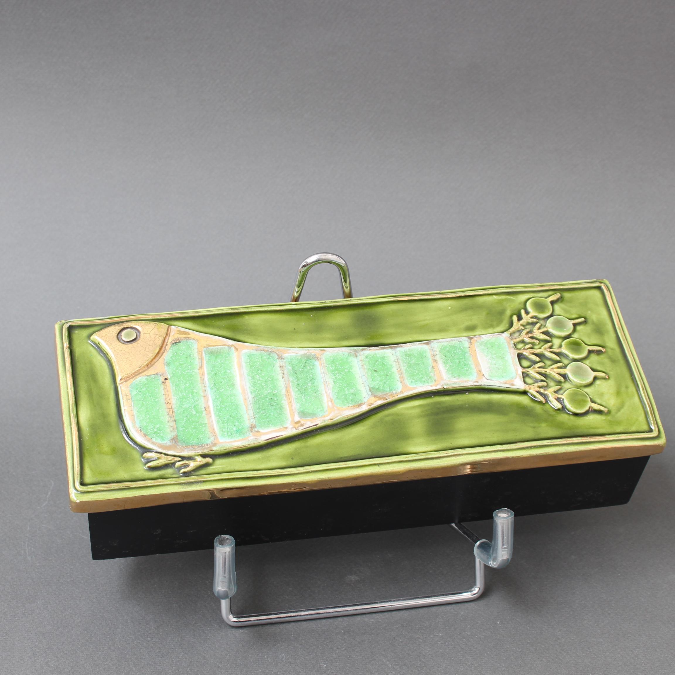Joyero francés vintage con tapa de cerámica decorativa de Mithé Espelt mediados del siglo XX