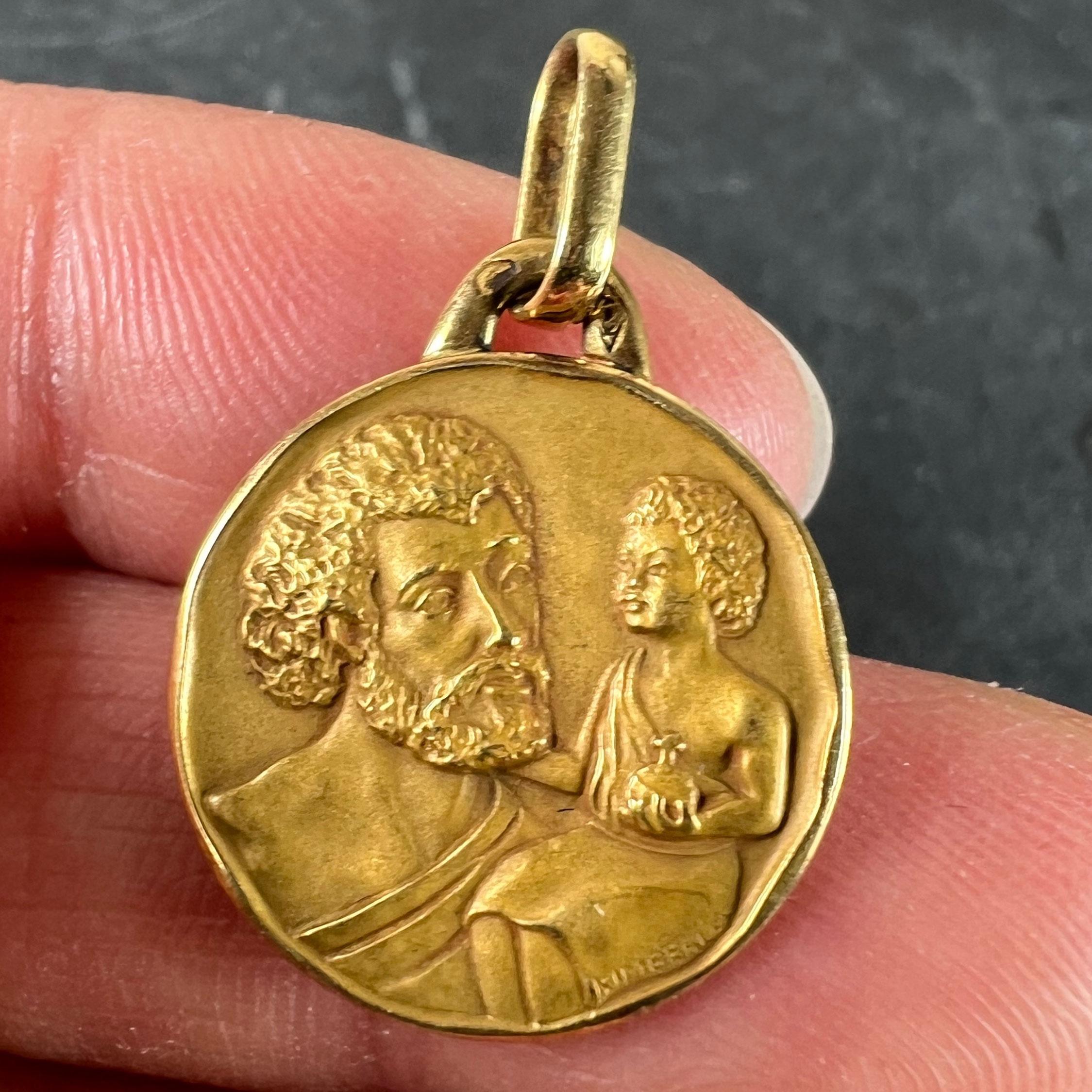 Ciondolo Medaglia d'epoca francese KimberleySaint Christopher in oro giallo 18 carati in vendita 1
