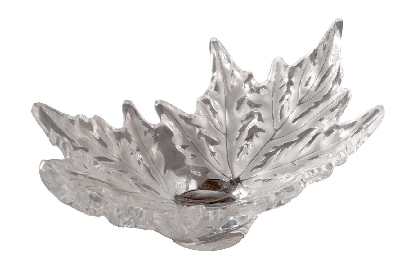 Vintage French Lalique Champs-Elysee Leaf Form Centerpiece Crystal Bowl In Excellent Condition In Dallas, TX