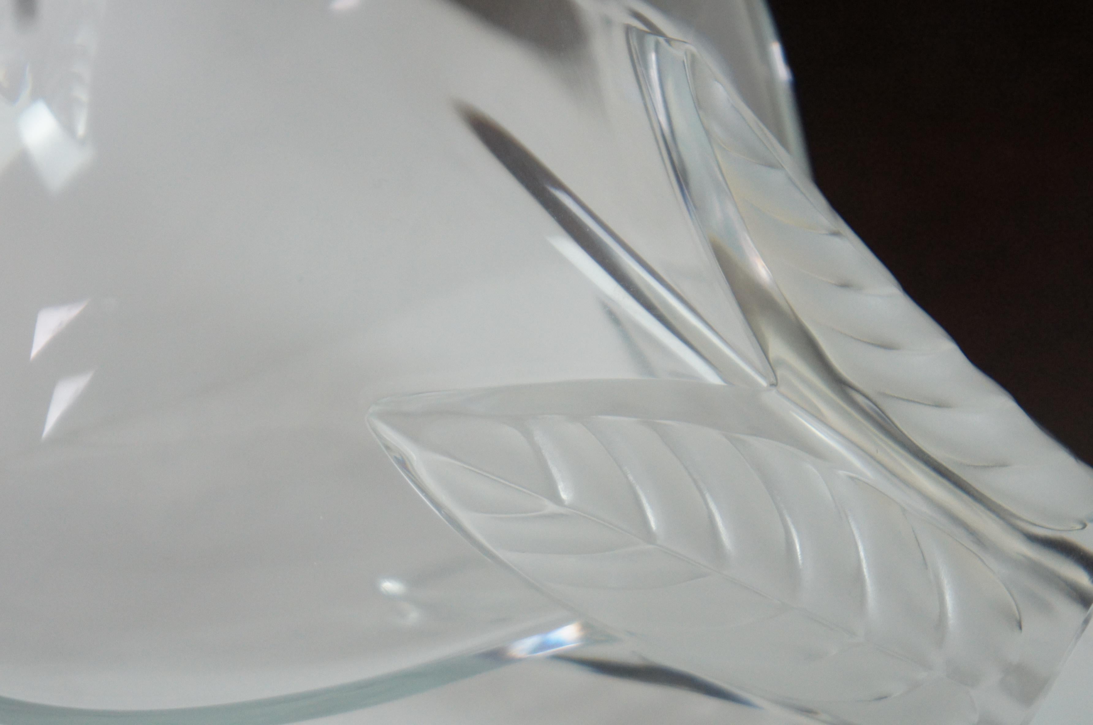 Vintage French Lalique Crystal Osumi Leaf Bud Vase Frosted Art Glass For Sale 3