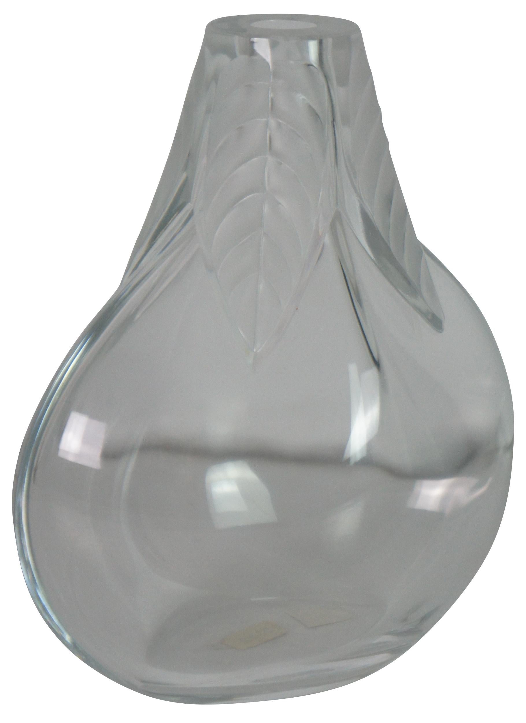 Provincial français Vase à bourgeons en cristal Lalique français vintage Osumi en forme de feuille en verre d'art dépoli en vente