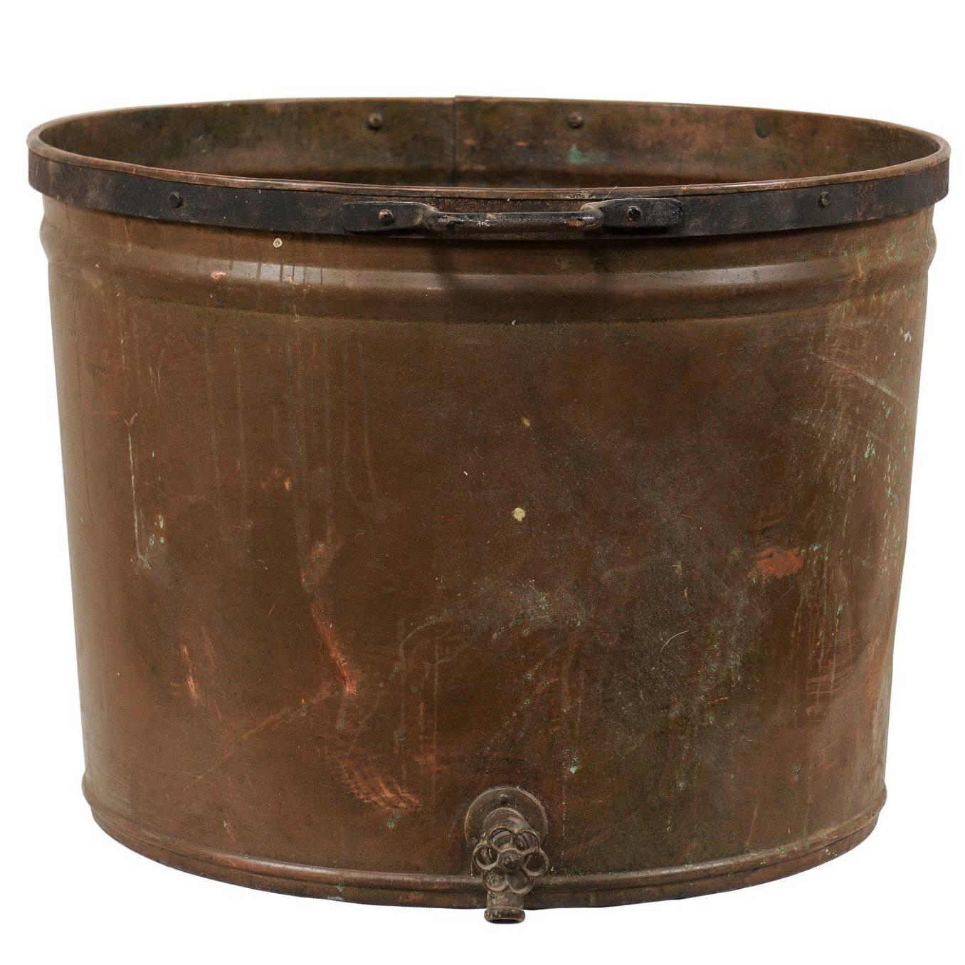 Olla grande de cocina francesa vintage de cobre con asas, pitorro y preciosa pátina