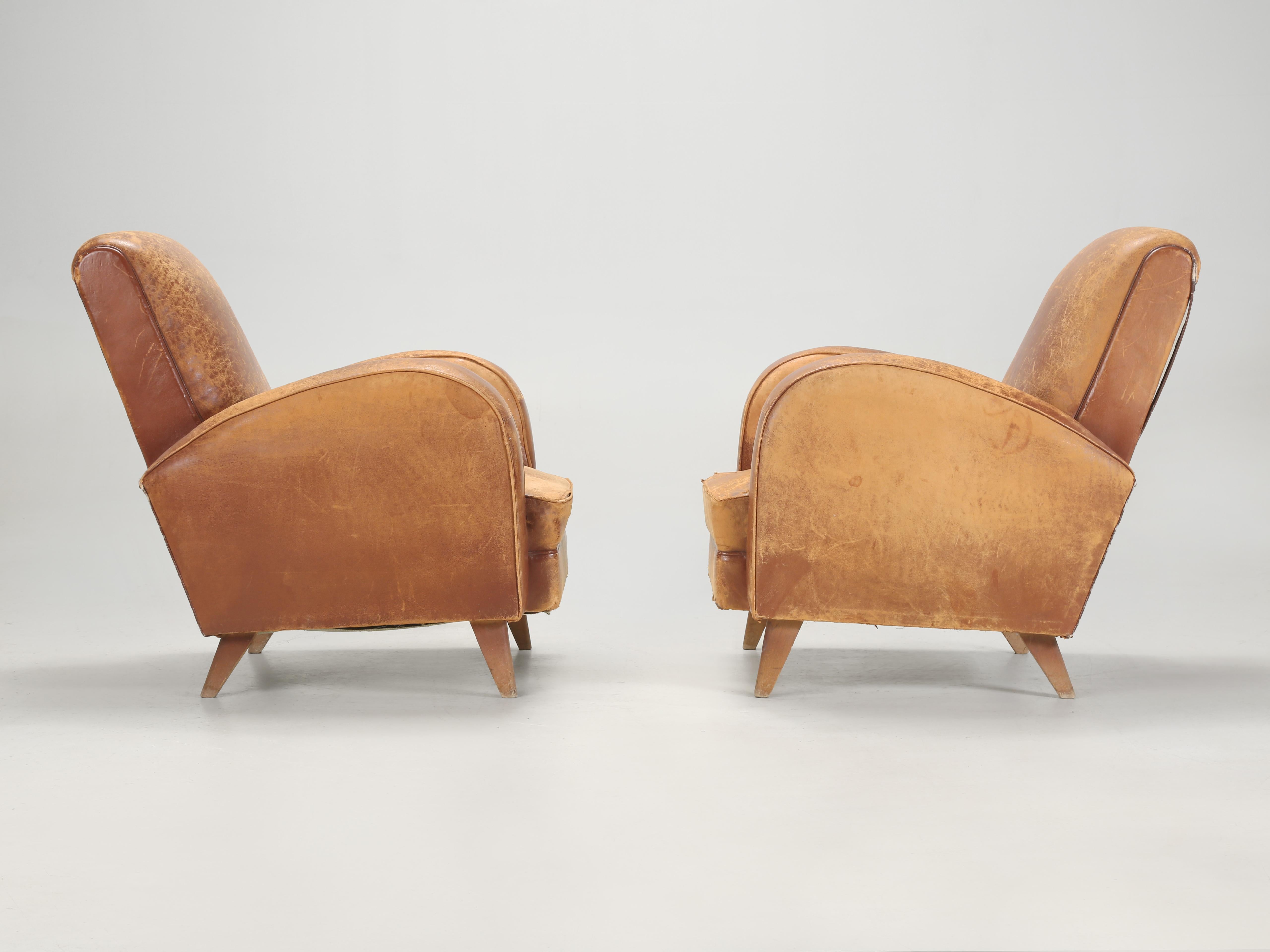 Mid-Century moderno Sedie da club in pelle francese d'epoca, metà del secolo scorso, anni '40 Tutte originali Lea. in vendita