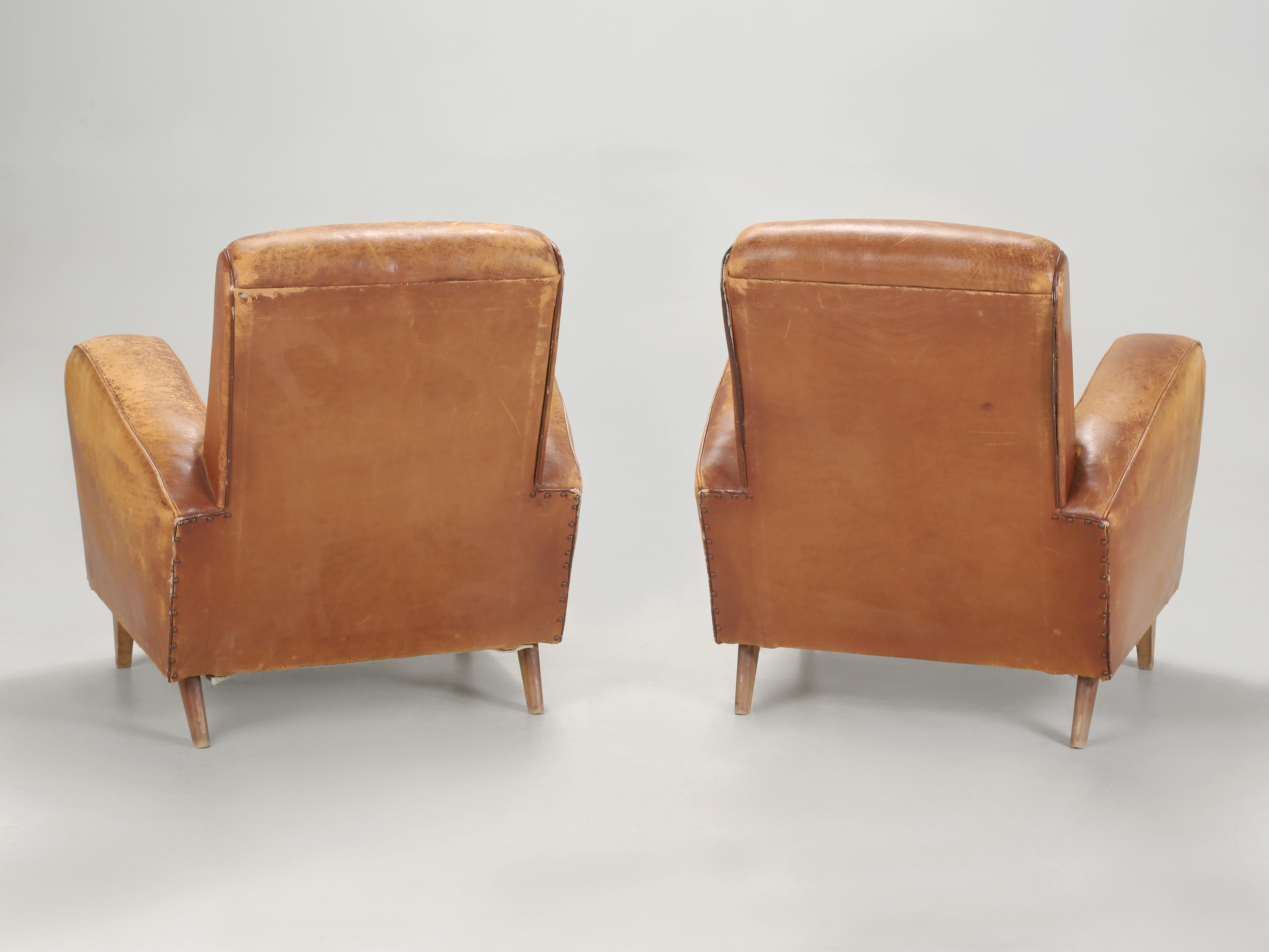 Fatto a mano Sedie da club in pelle francese d'epoca, metà del secolo scorso, anni '40 Tutte originali Lea. in vendita