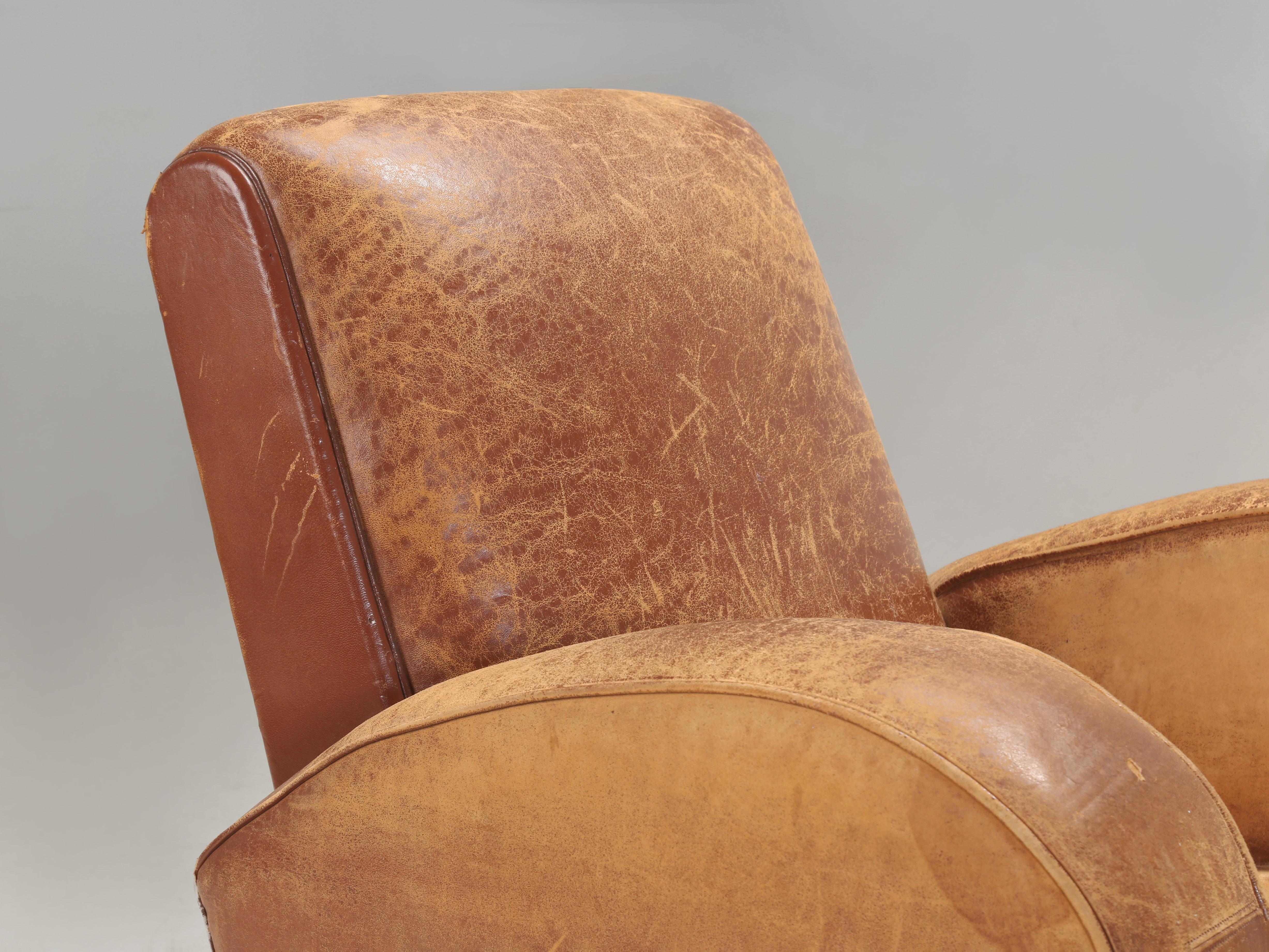 Metà XX secolo Sedie da club in pelle francese d'epoca, metà del secolo scorso, anni '40 Tutte originali Lea. in vendita