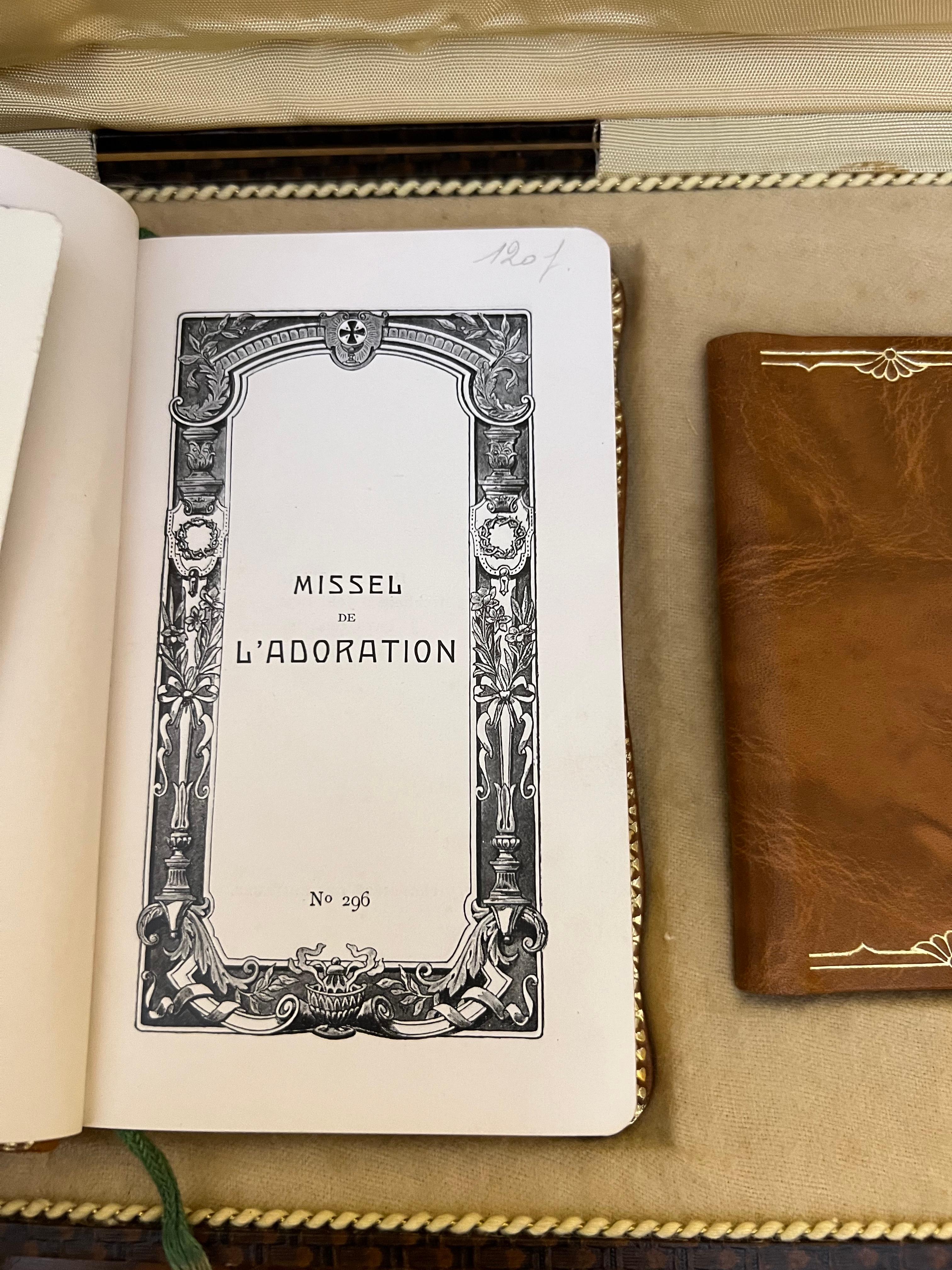 Vintage French Leather Purse & L' Adoration Book Never Used In Good Condition For Sale In EDENSOR PARK, NSW
