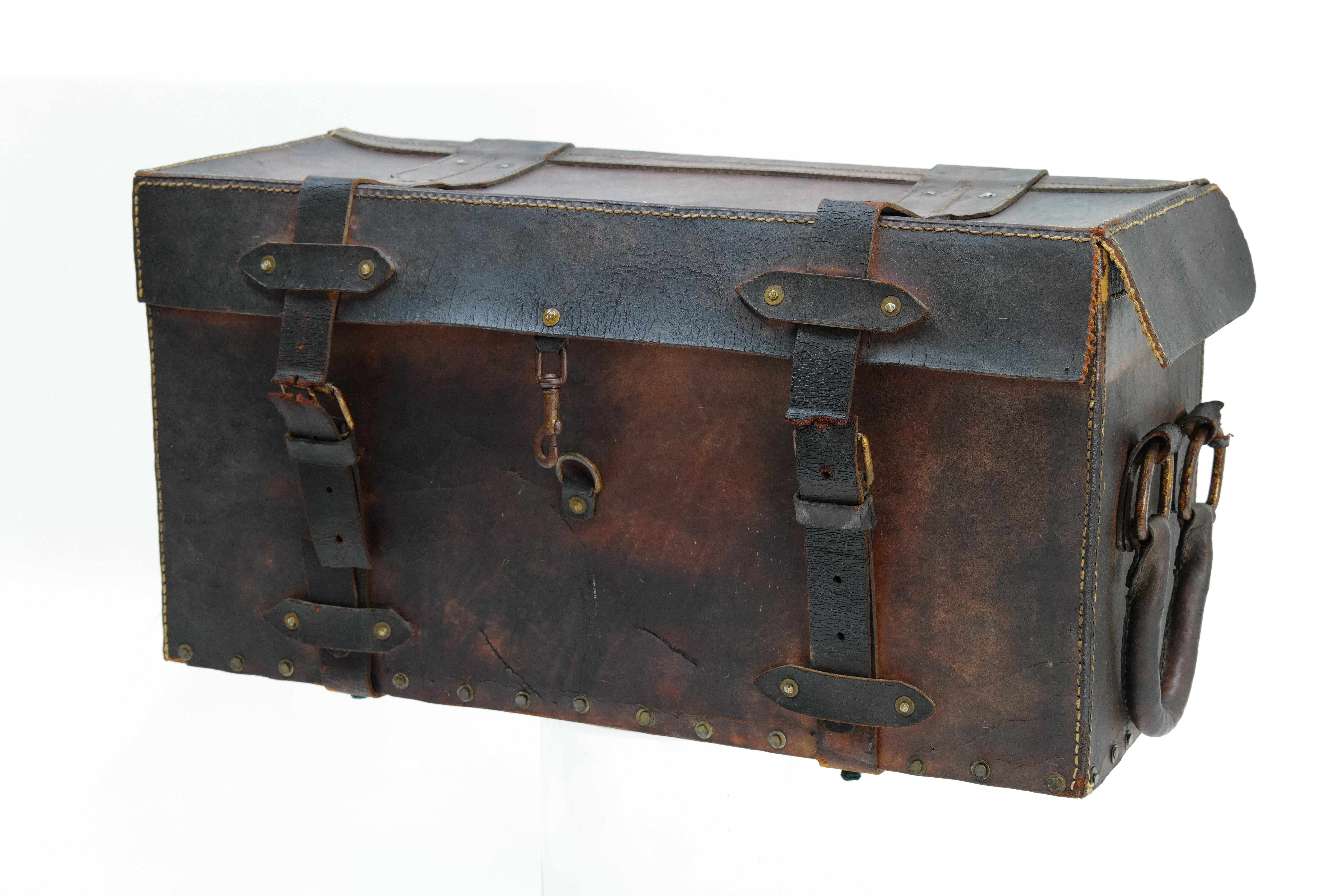 Vintage French Leather Travel Trunk In Good Condition For Sale In Oklahoma City, OK