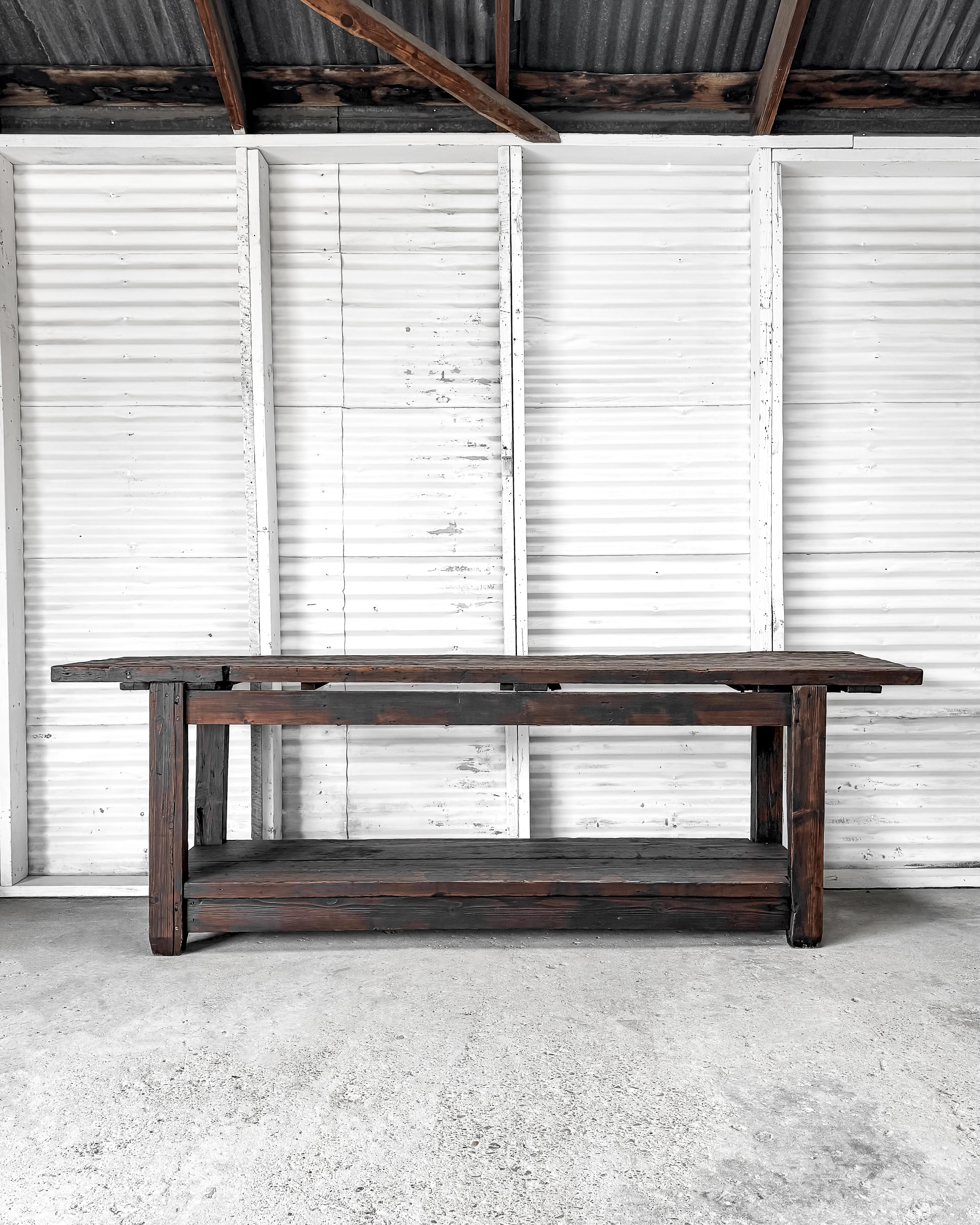 Mesa de taller de cuero francesa vintage Isla de cocina en venta 6