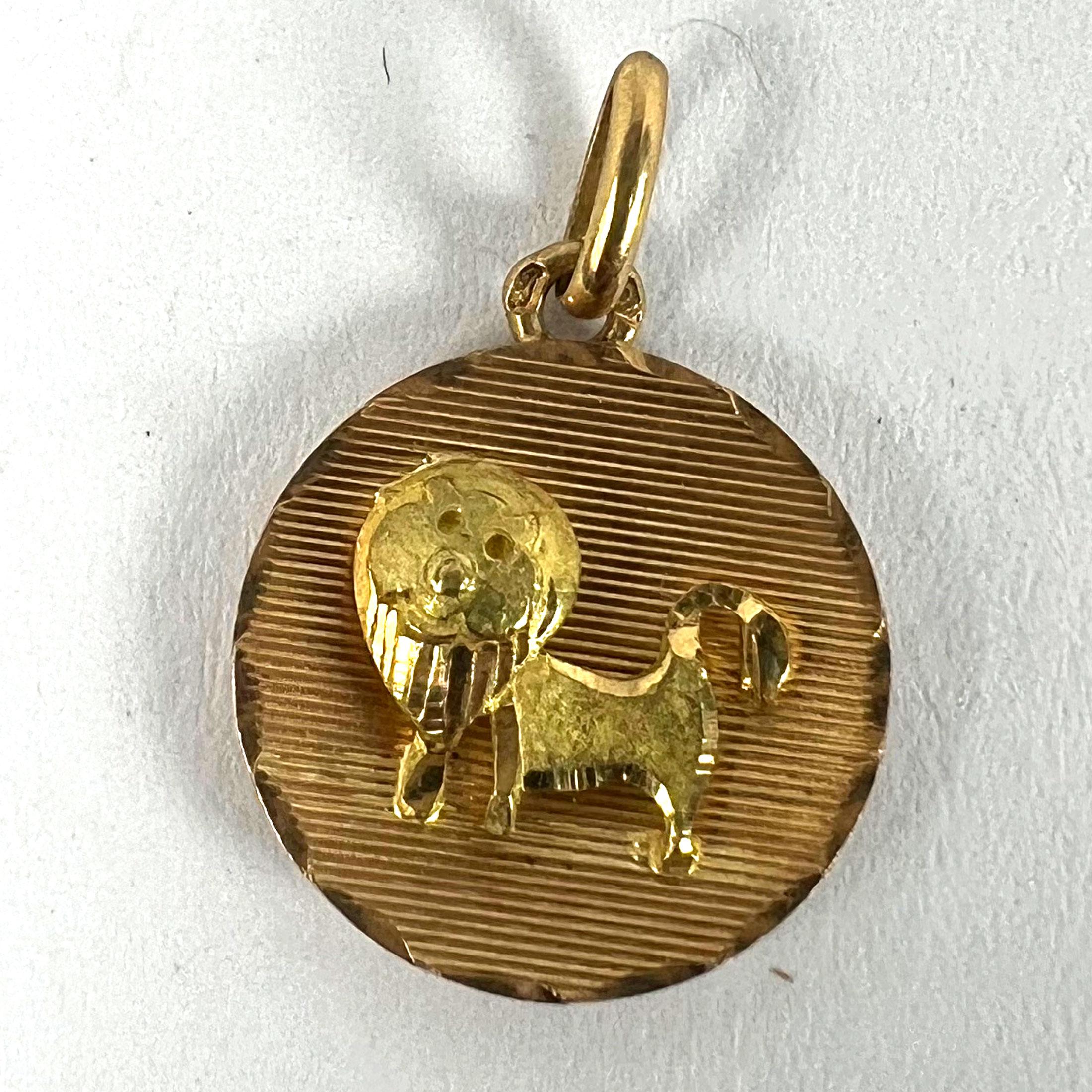 Ciondolo a forma di medaglia d'epoca in oro giallo, segno zodiacale del Leone, francese, 18 carati in vendita 7