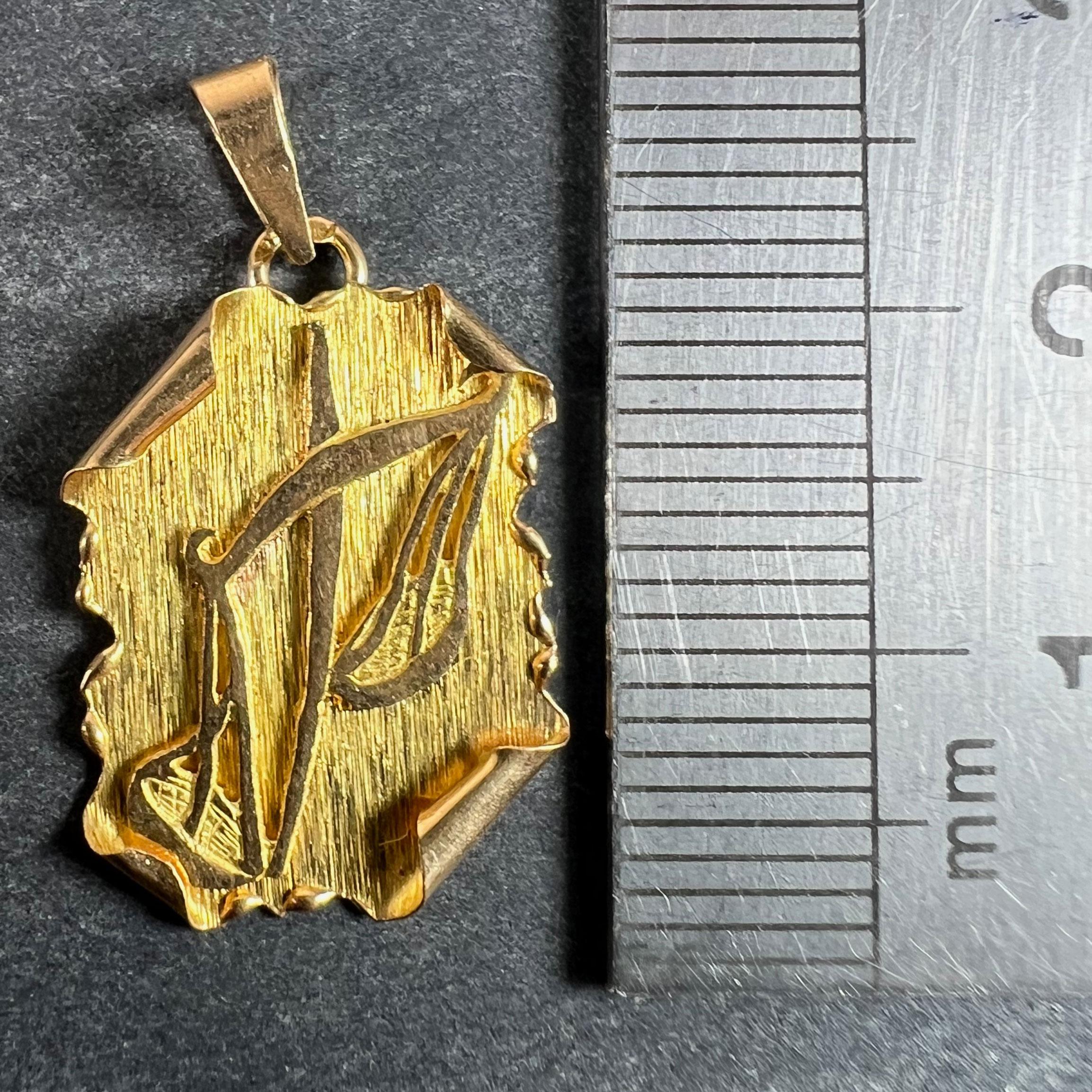 Rotolo della Bilancia francese d'epoca  Ciondolo a forma di charme in oro giallo 18 carati Zodiac in vendita 5