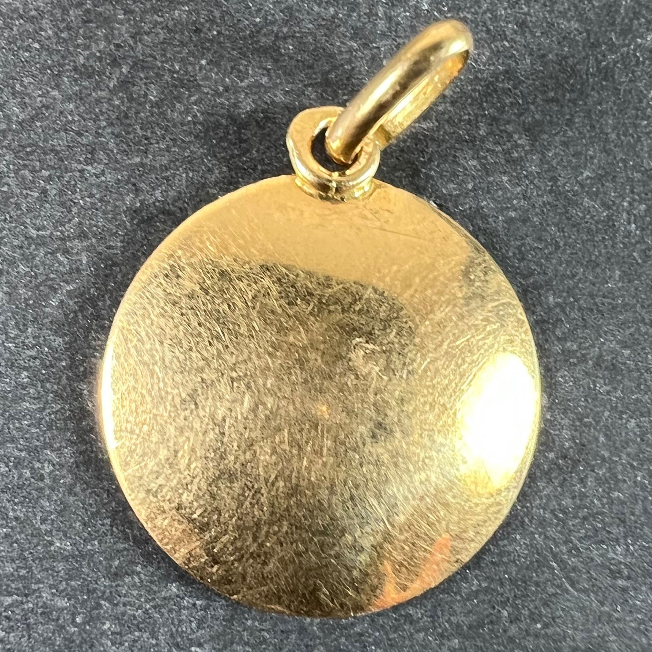 Pendentif en or jaune 18K avec breloque et médaille en forme de signe astrologique de la Balance. Bon état - En vente à London, GB