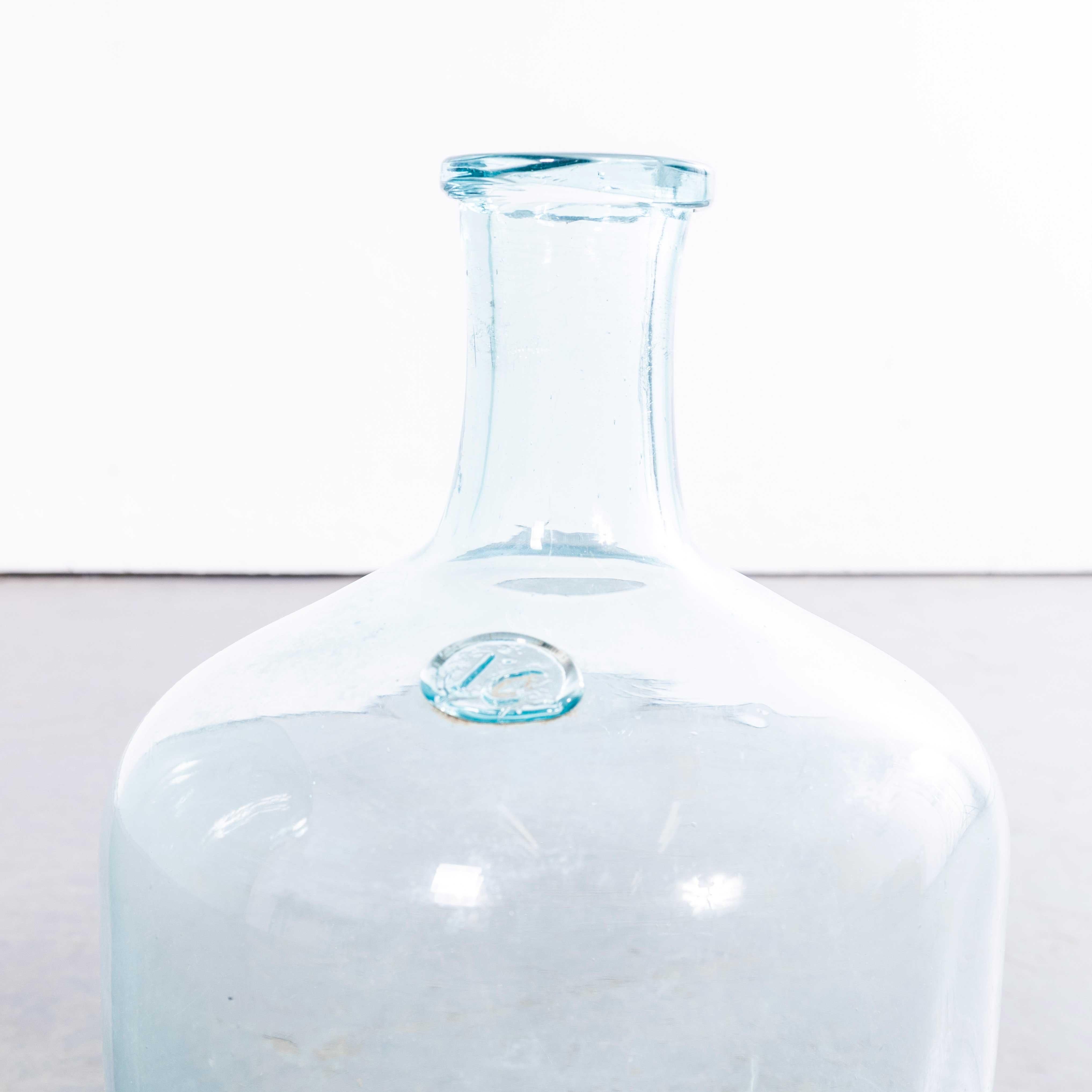 XX secolo Damigiane francesi d'epoca in vetro blu e verde chiaro - Coppia in vendita
