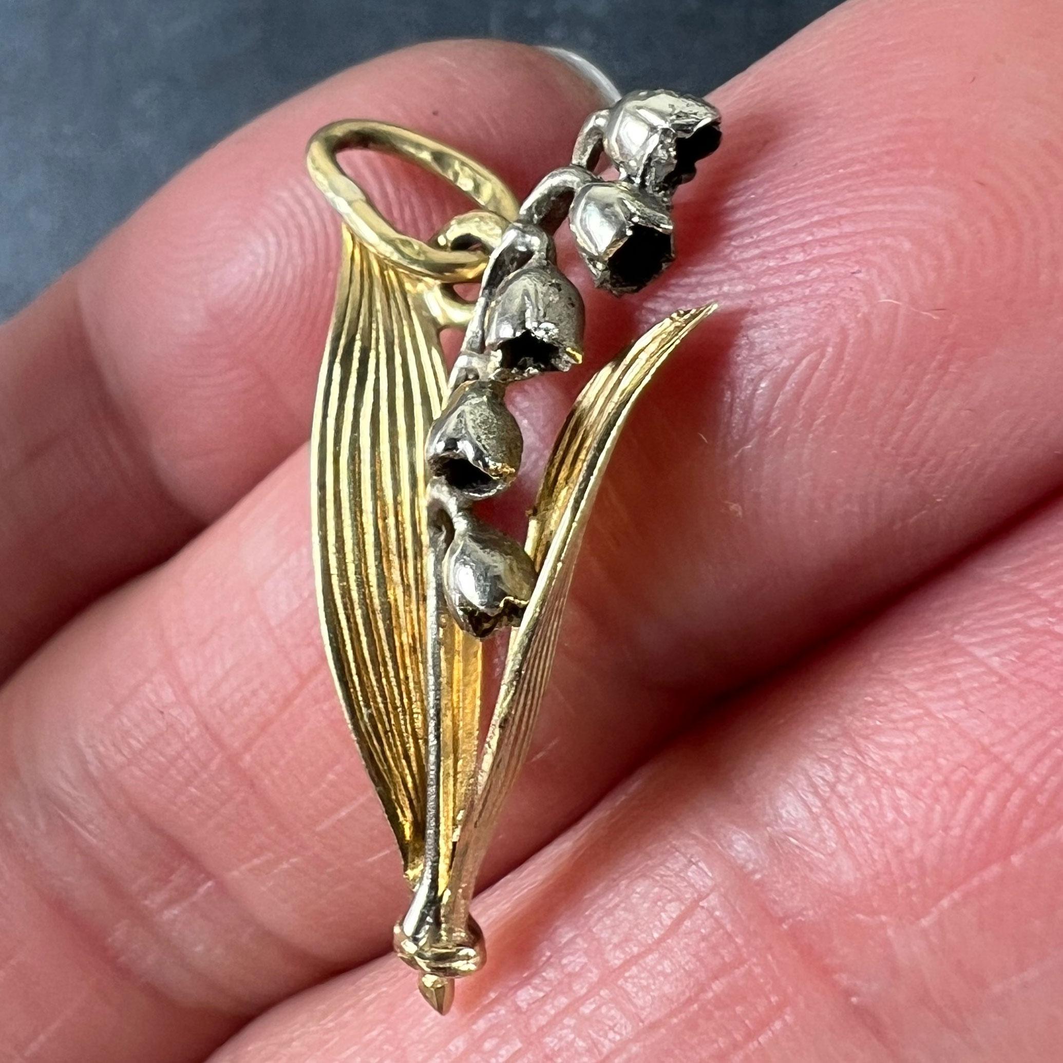 Pendentif à breloques en or blanc et jaune 18K avec fleur de muguet vintage français en vente 2