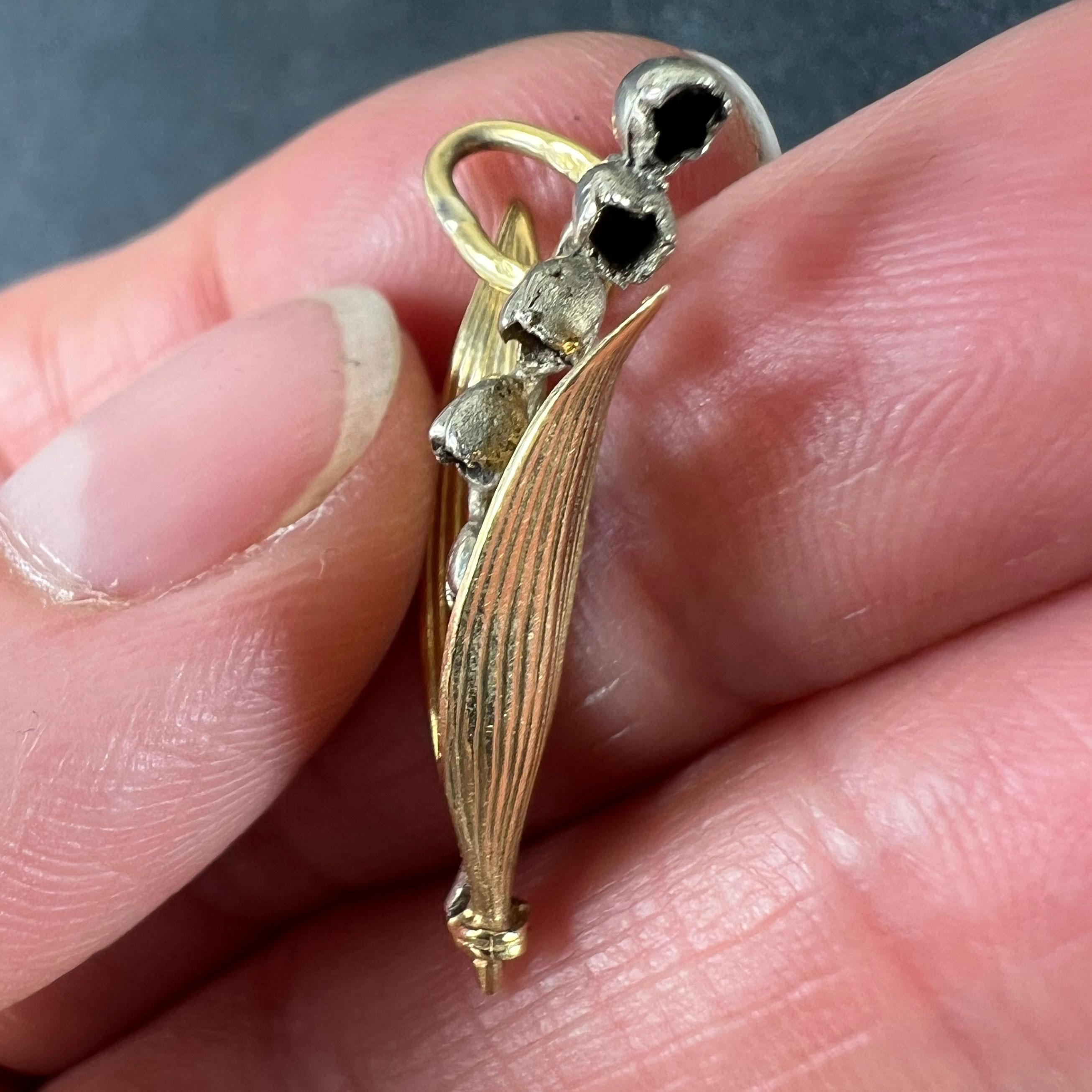 Pendentif à breloques en or blanc et jaune 18K avec fleur de muguet vintage français en vente 3