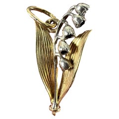 Pendentif à breloques en or blanc et jaune 18K avec fleur de muguet vintage français