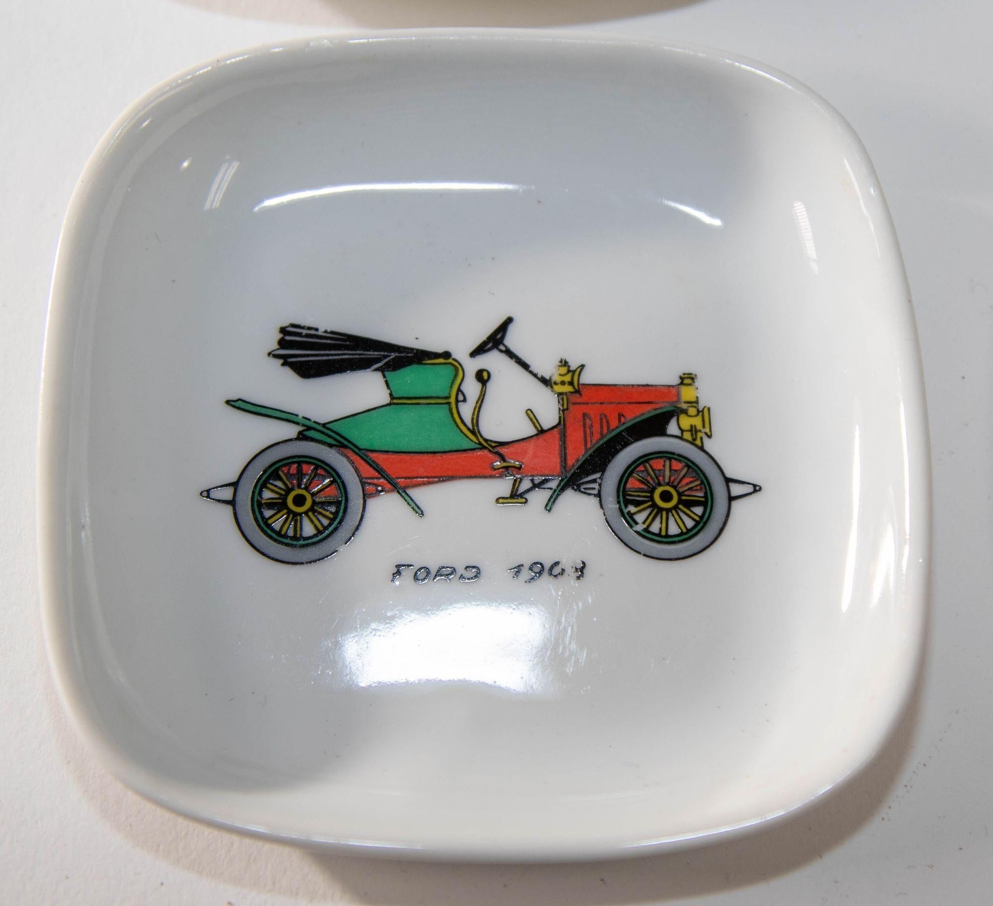 Vintage French Limoges Car Design Ashtrays Porcelain Dishes Set of 5 In Good Condition In North Hollywood, CA