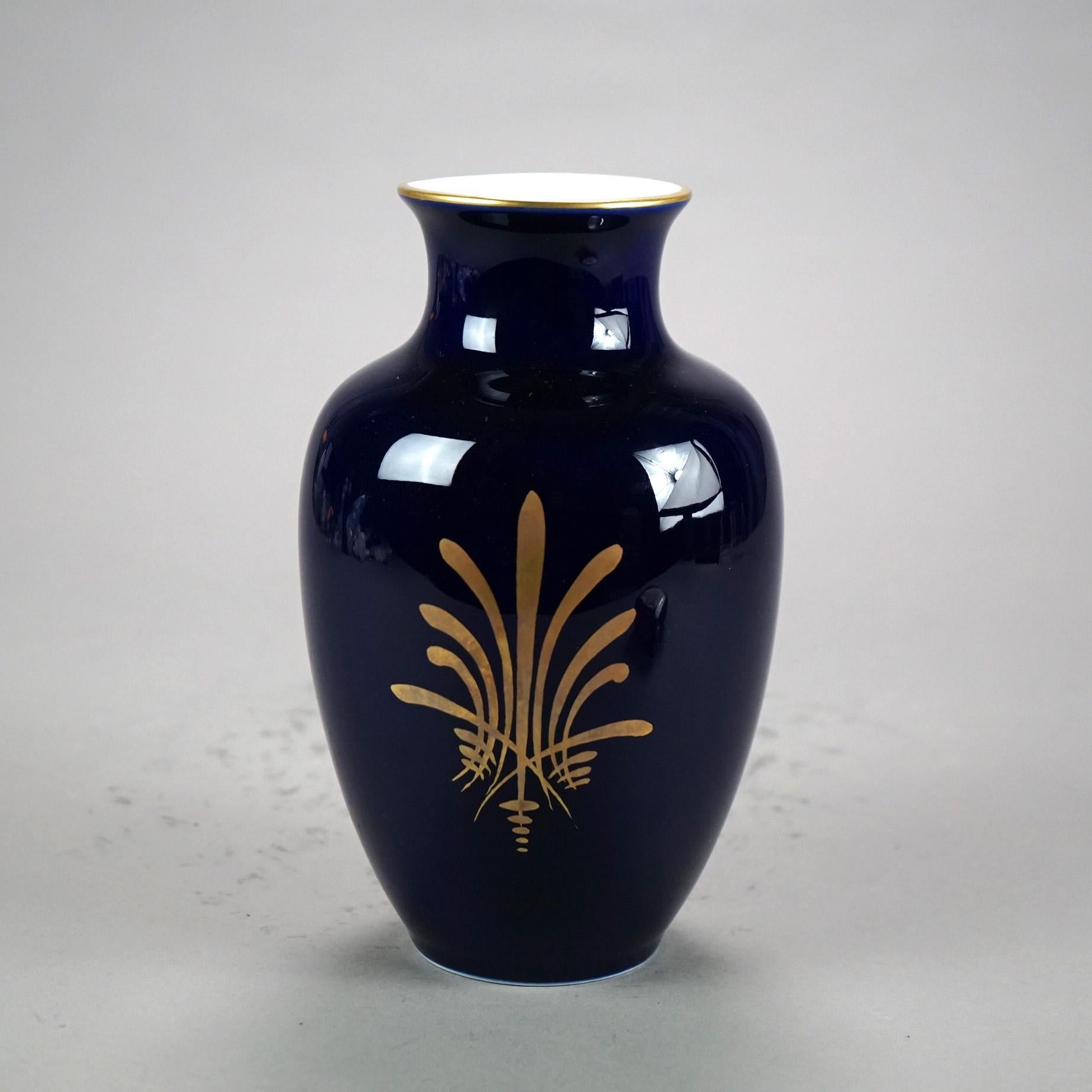 XX secolo Vaso francese d'epoca in porcellana Limoges dipinta a mano e dorata, riserva floreale, XX sec. in vendita