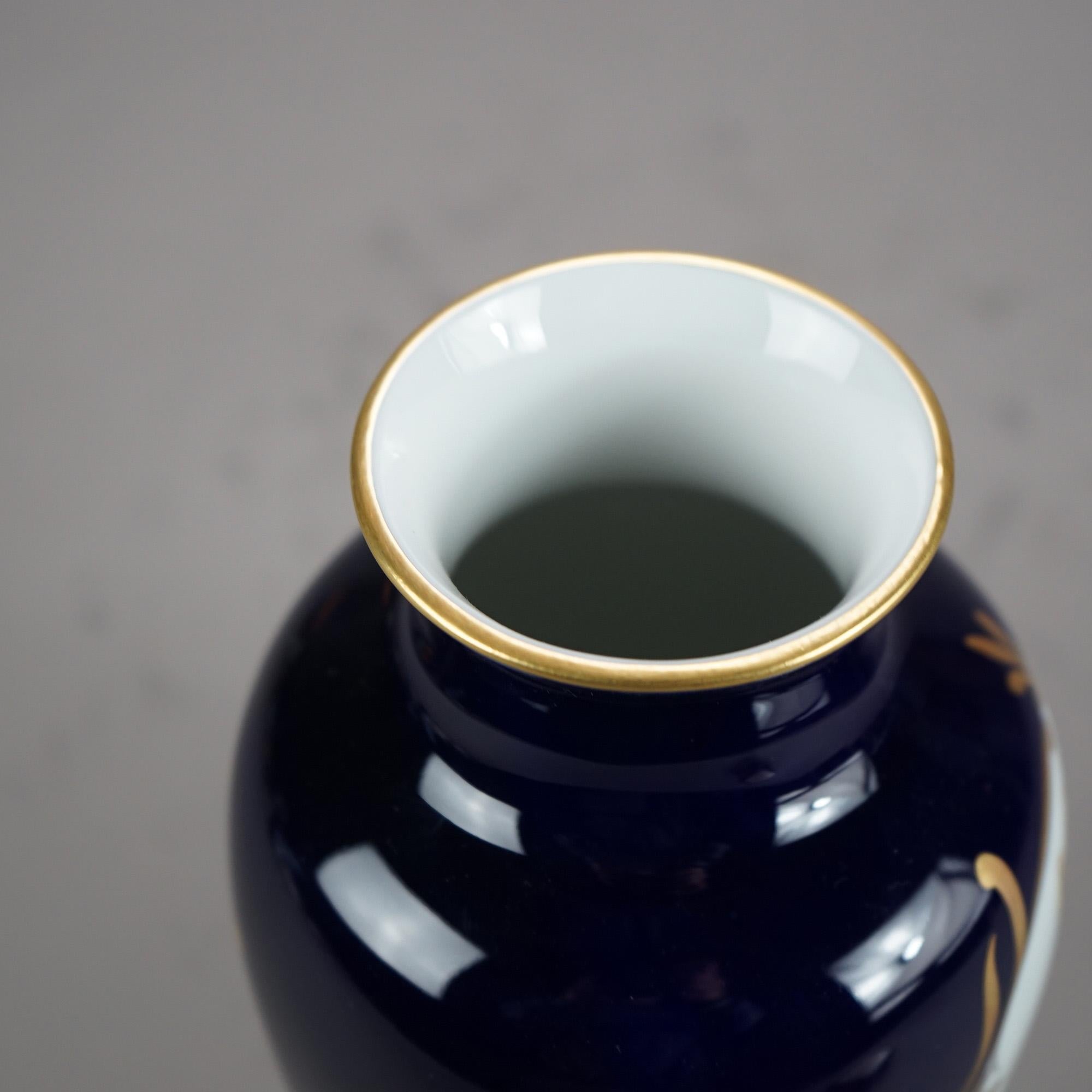 Vaso francese d'epoca in porcellana Limoges dipinta a mano e dorata, riserva floreale, XX sec. in vendita 1