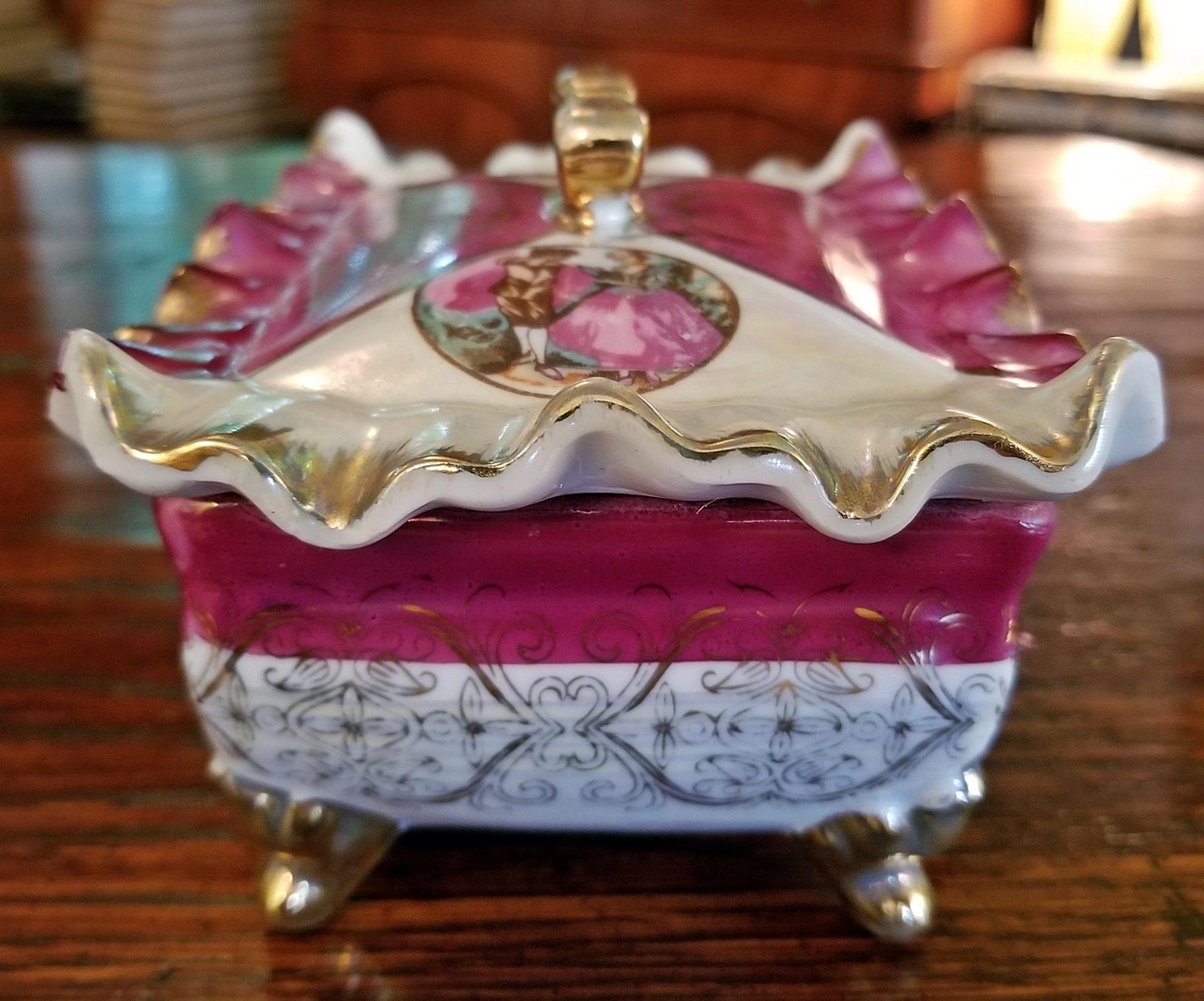 Late Victorian Vintage French Limoges Style Porcelain Box with Lid