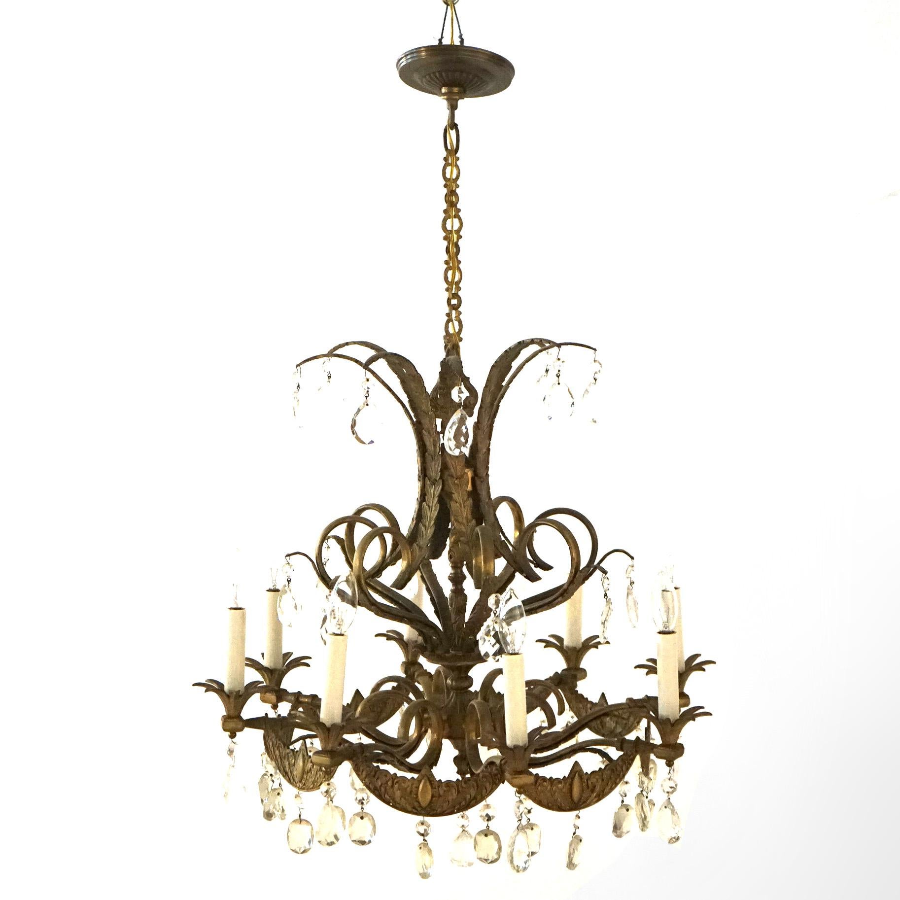 Lampadario francese d'epoca a otto luci in bronzo e cristallo in stile Luigi XIV C1930 in vendita 4
