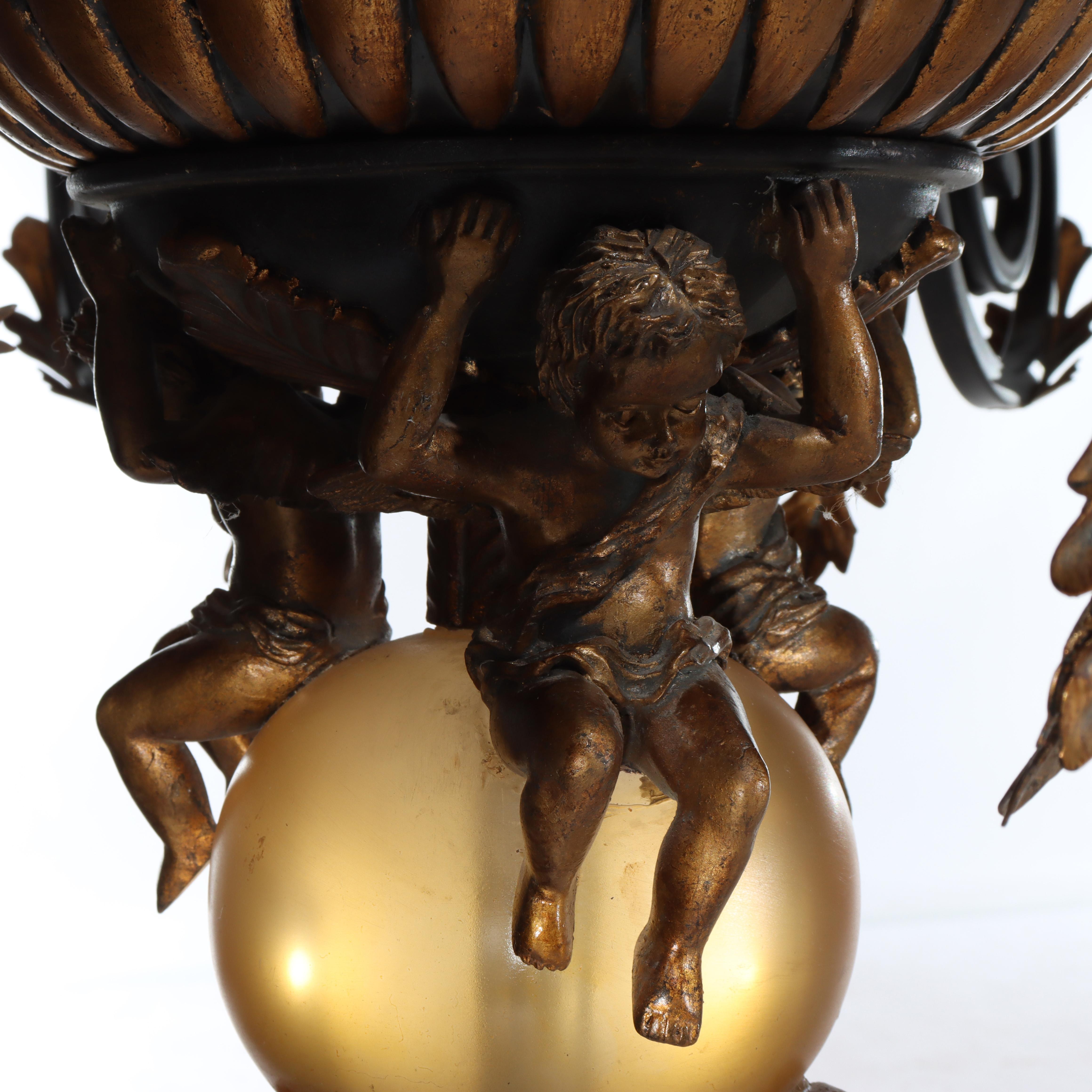 Vintage Französisch Louis XIV Stil Figural Cherub vergoldet & Ebonized Kronleuchter c1940 im Zustand „Gut“ im Angebot in Big Flats, NY