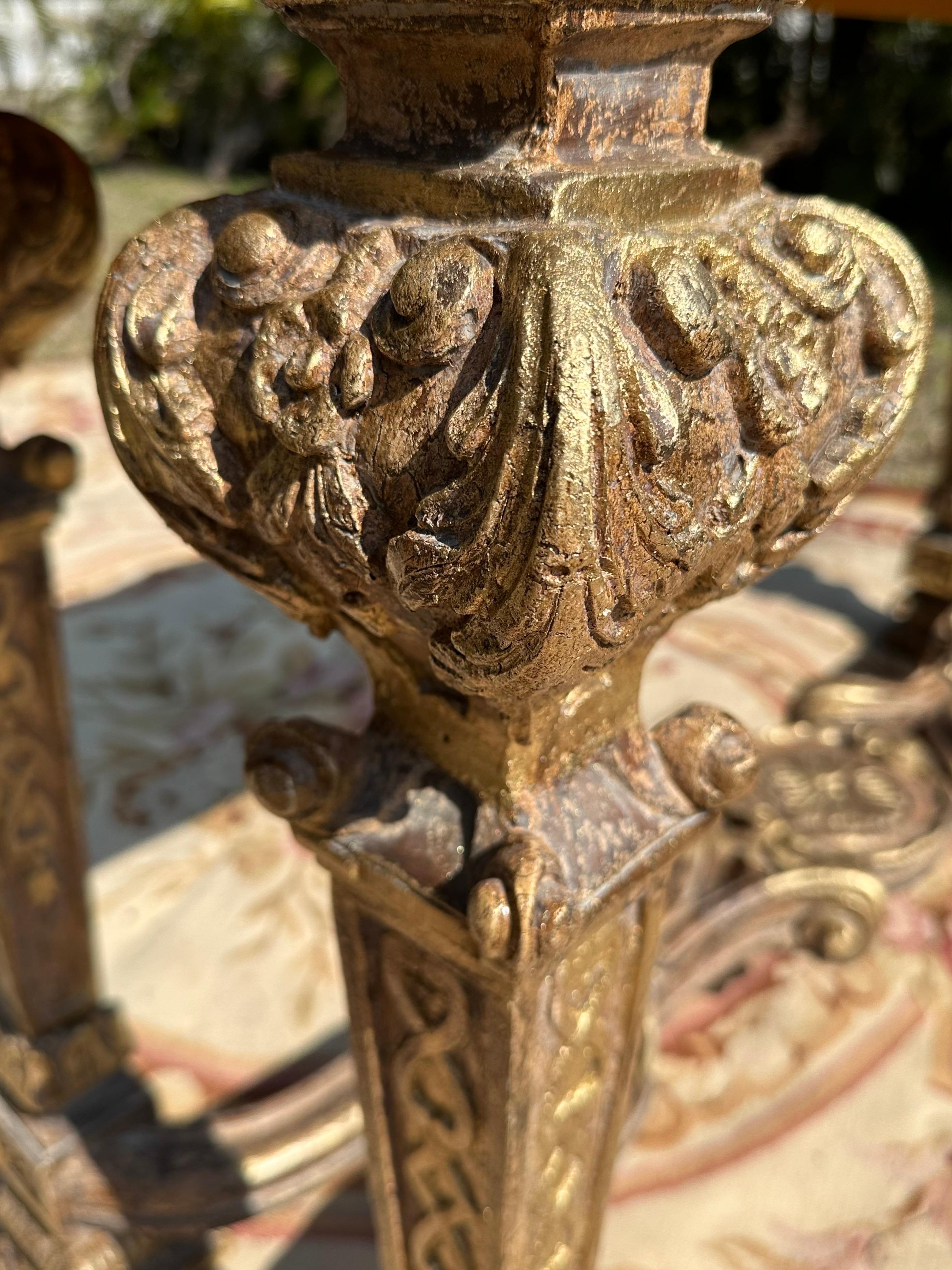 Console francese d'epoca in stile Luigi XIV in legno dorato. in vendita 3