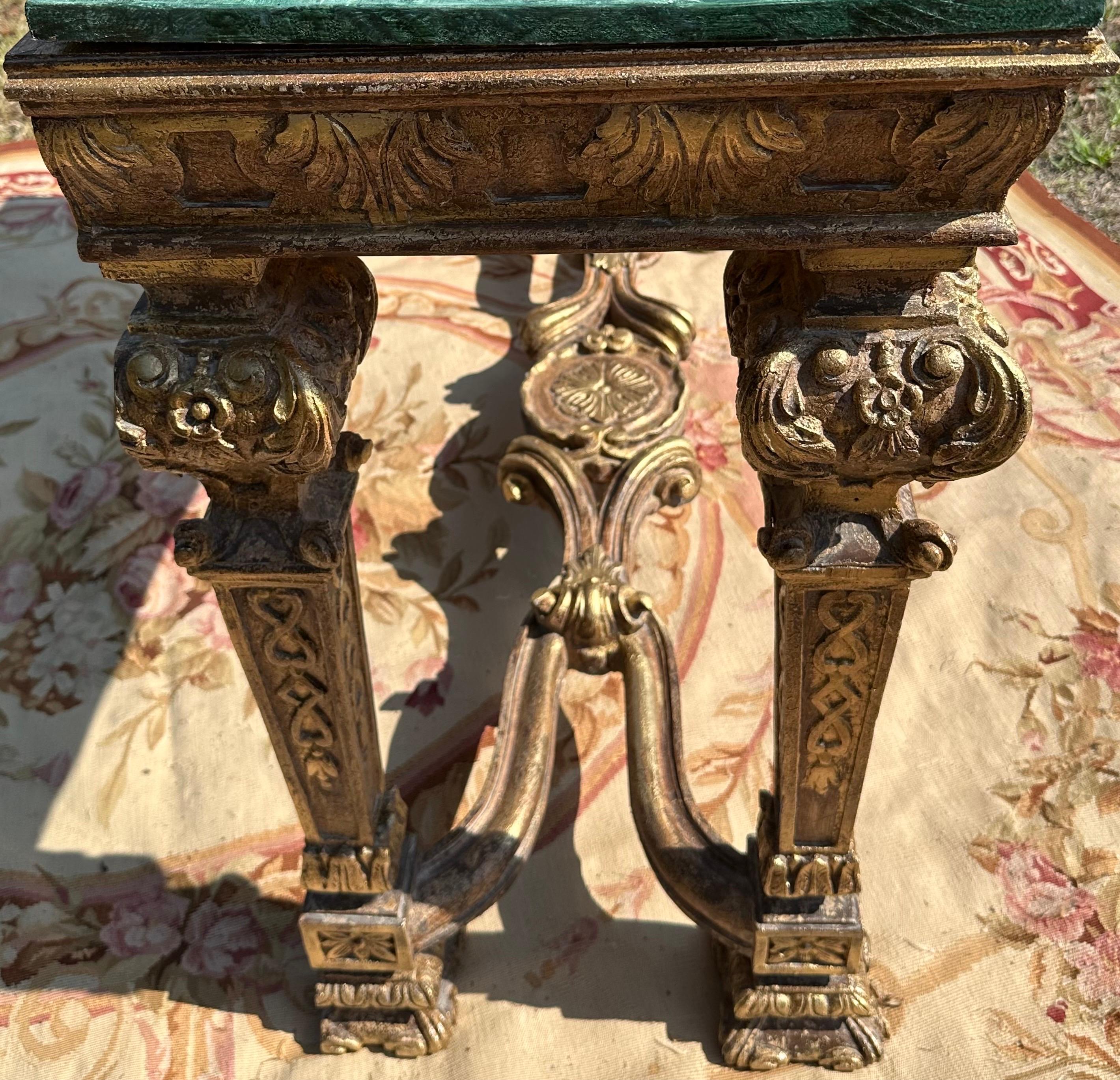 Console francese d'epoca in stile Luigi XIV in legno dorato. in vendita 4