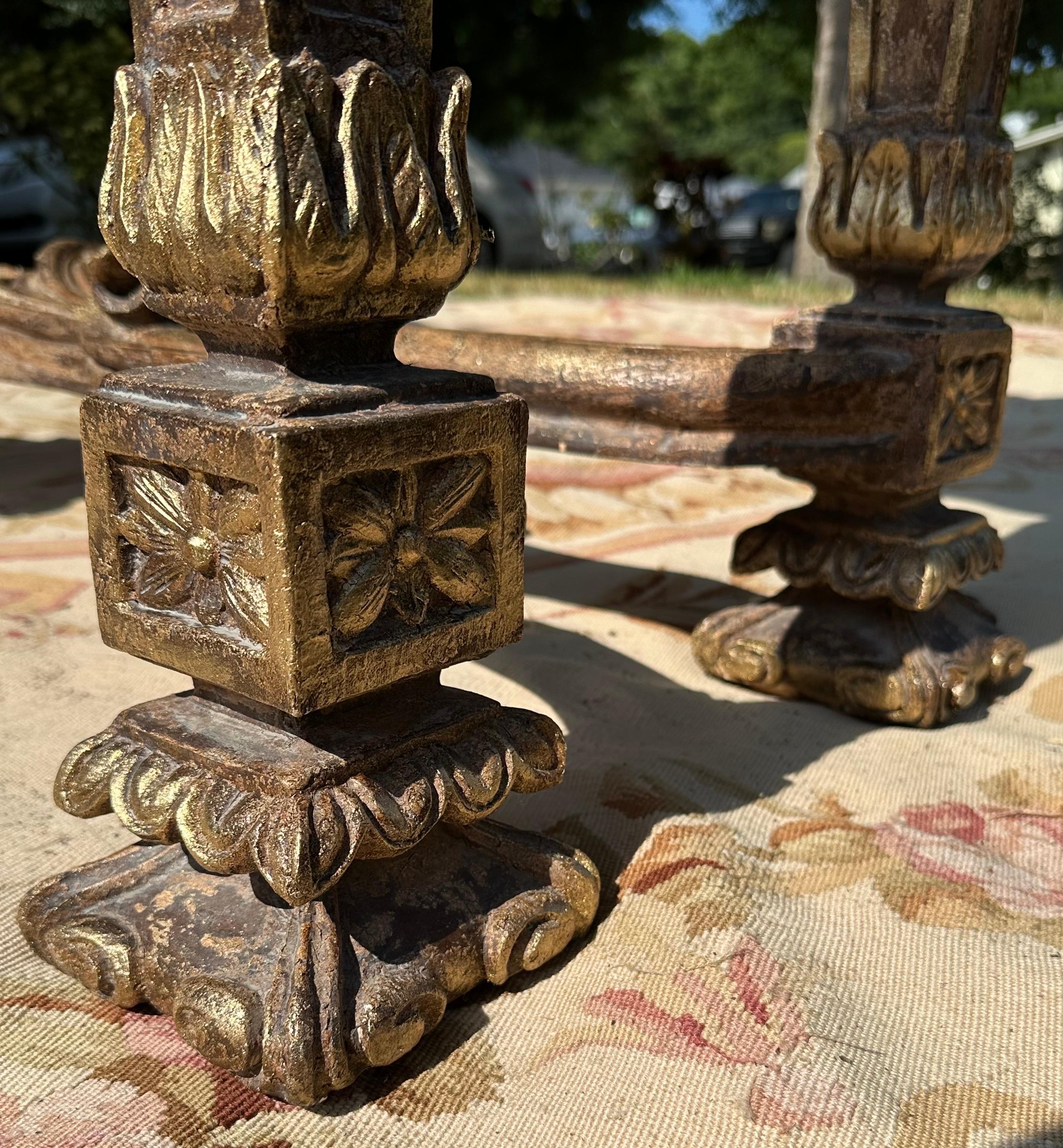 Console francese d'epoca in stile Luigi XIV in legno dorato. in vendita 2