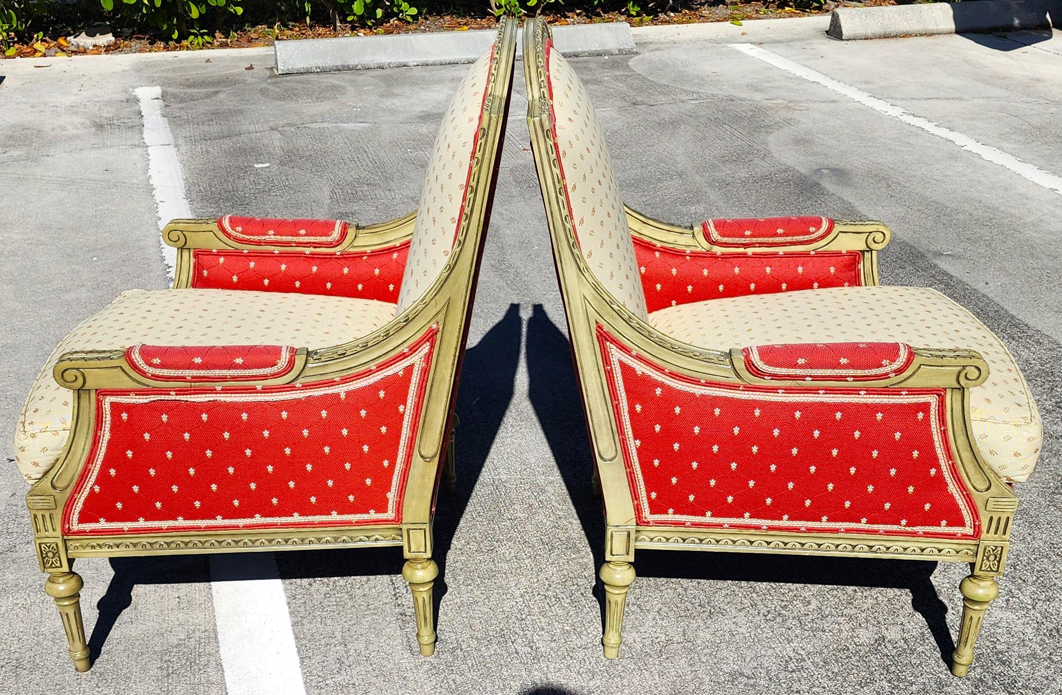 Vintage French Louis XV Bergere Armchairs Pair For Sale 1