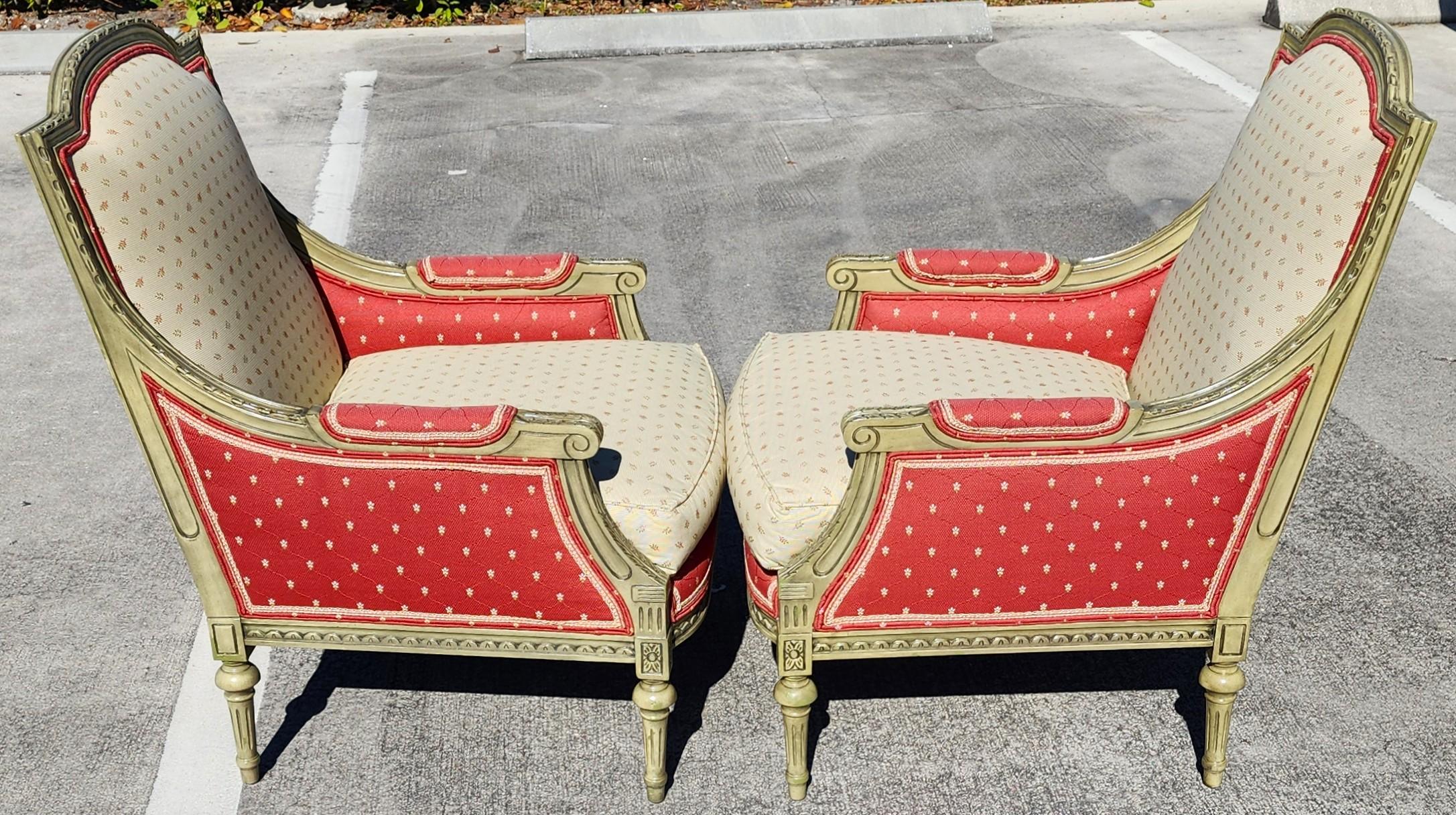 Vintage French Louis XV Bergere Armchairs Pair For Sale 3