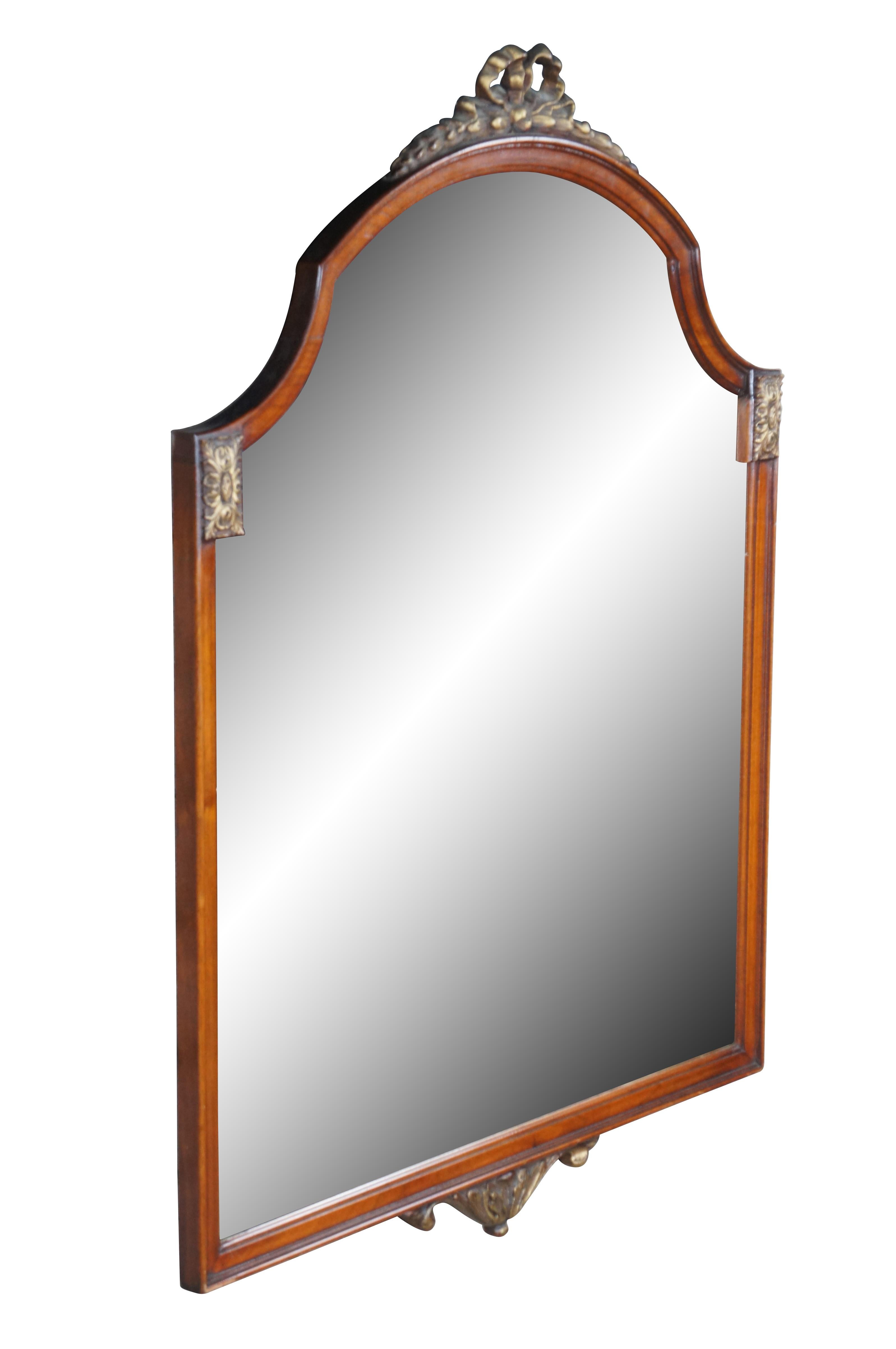 Luigi XV Specchio da parete appeso in mogano Vintage French Louis XV Neoclassical Style Vanity Mirror in vendita