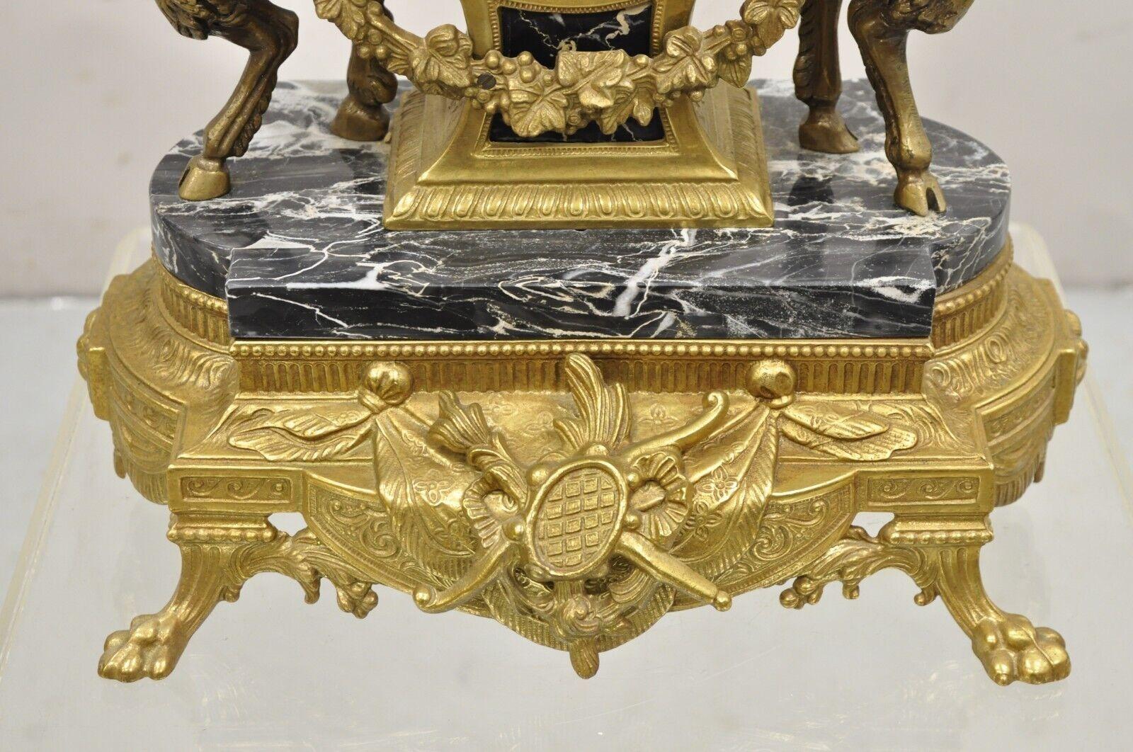 Vintage Französisch Louis XV Stil Brevetatto Italien Messing & Marmor figurale Uhr Set im Angebot 9