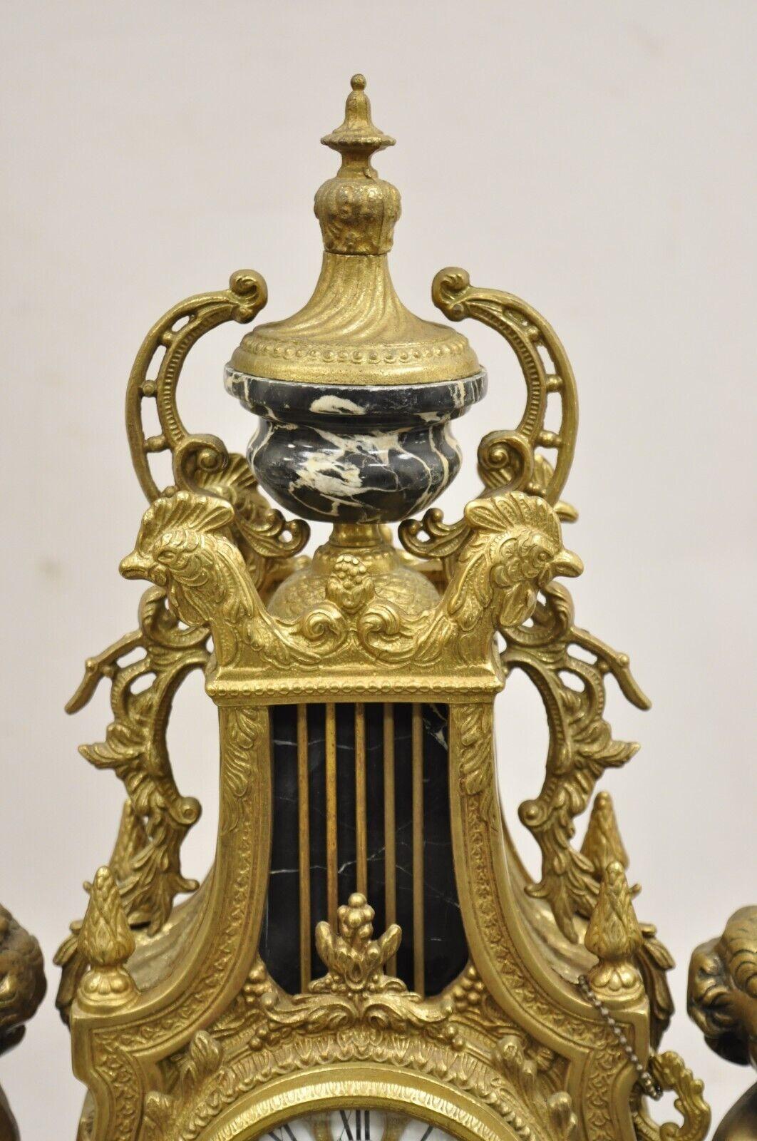 Vintage Französisch Louis XV Stil Brevetatto Italien Messing & Marmor figurale Uhr Set (20. Jahrhundert) im Angebot