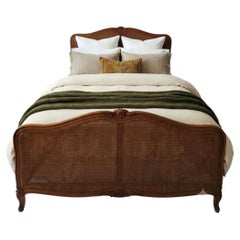 Letto vintage in stile Luigi XV con struttura in legno di noce e intreccio, 1940