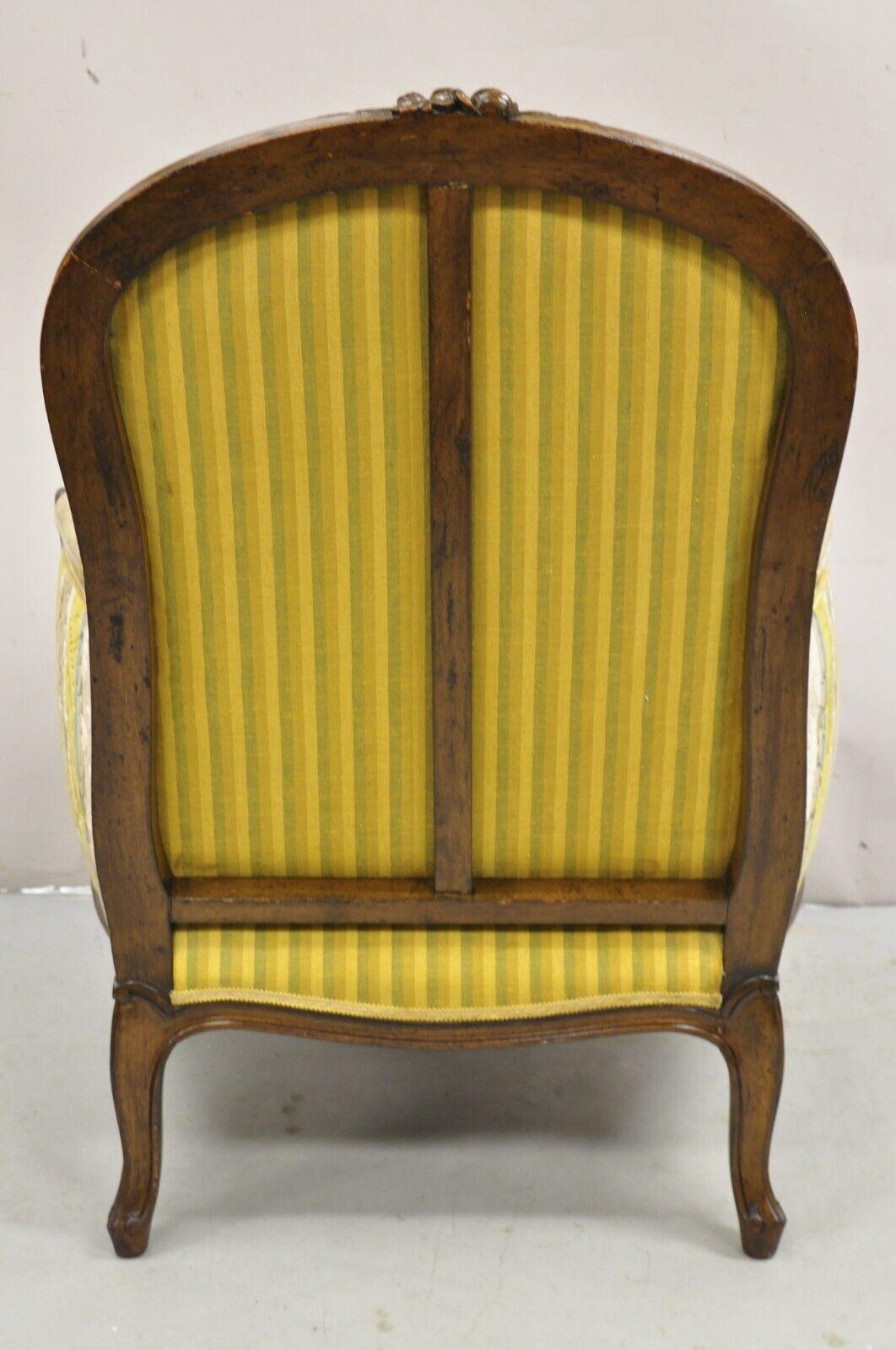 Inconnu Vintage French Louis XV Style Upholstering Walnut Upholstered Bergere Lounge Arm Chair en vente
