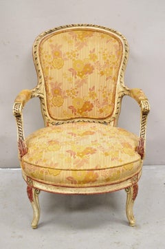 Fauteuil de boudoir bas de style Louis XV français peint en crème et rouge