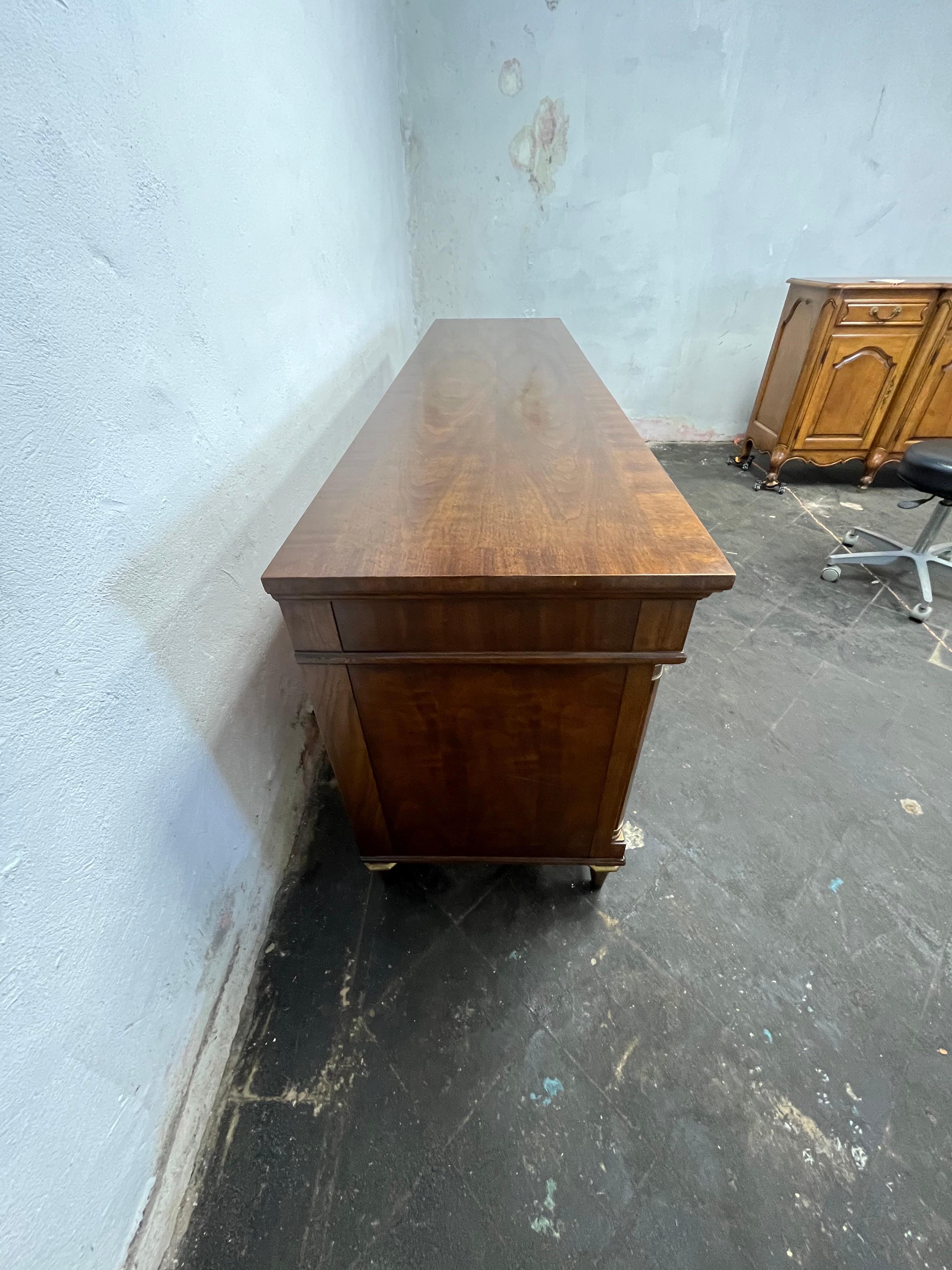 Vintage French Louis XV Style Dresser In Good Condition For Sale In W Allenhurst, NJ