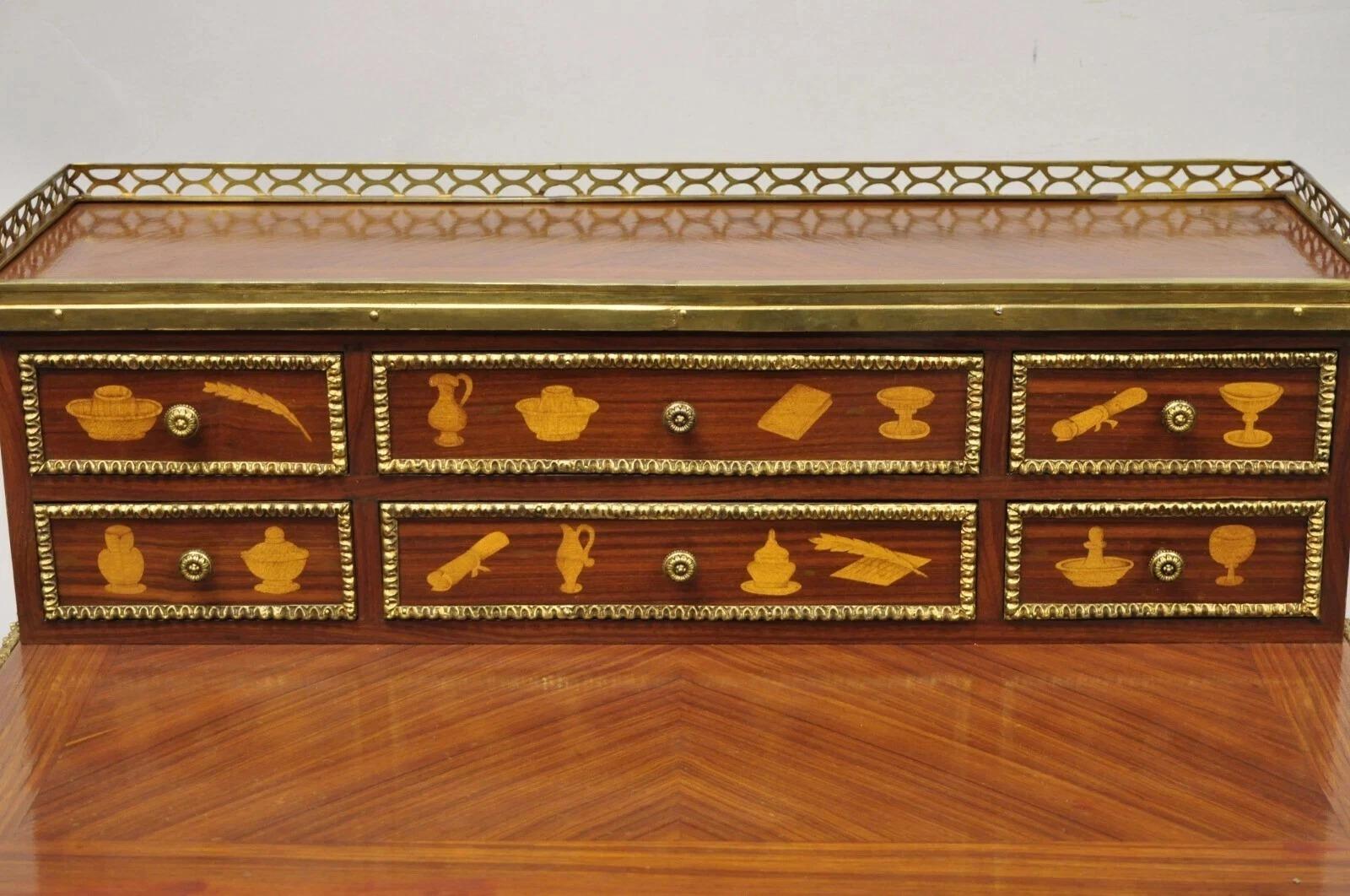 Vintage Französisch Louis XV Stil Intarsien Bronze Ormolu Kleine Schreibtisch (Louis XV.) im Angebot