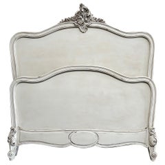 Französisches bemaltes Bett im Louis-XV-Stil in voller Größe