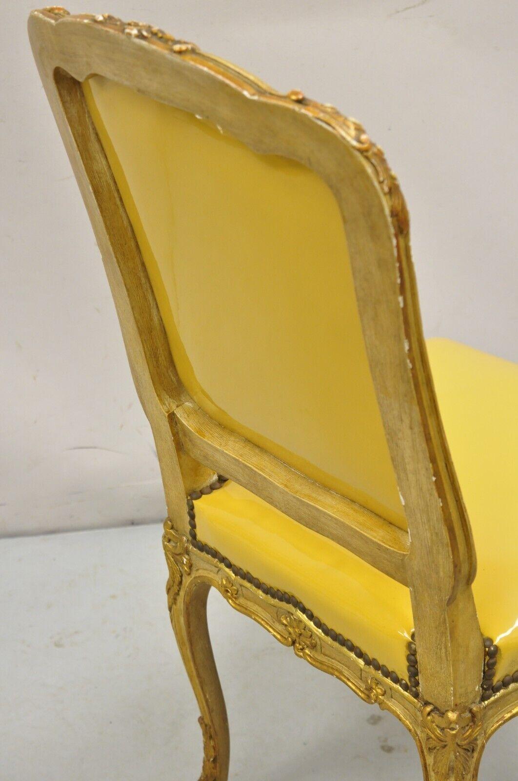 Chaises d'appoint de style Louis XV françaises sculptées et dorées, lot de 10 en vente 8