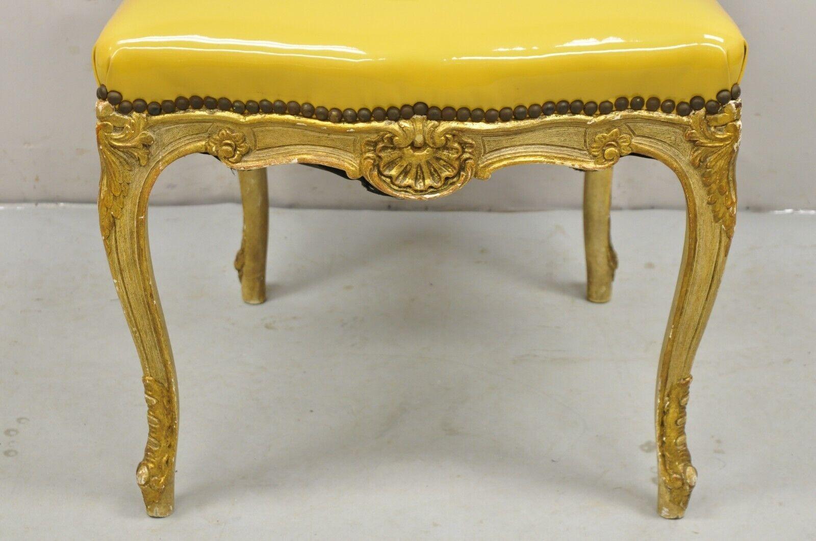Vintage Französisch Louis XV Stil Parcel vergoldet geschnitzt Dining Side Chairs - Set von 10 (20. Jahrhundert) im Angebot