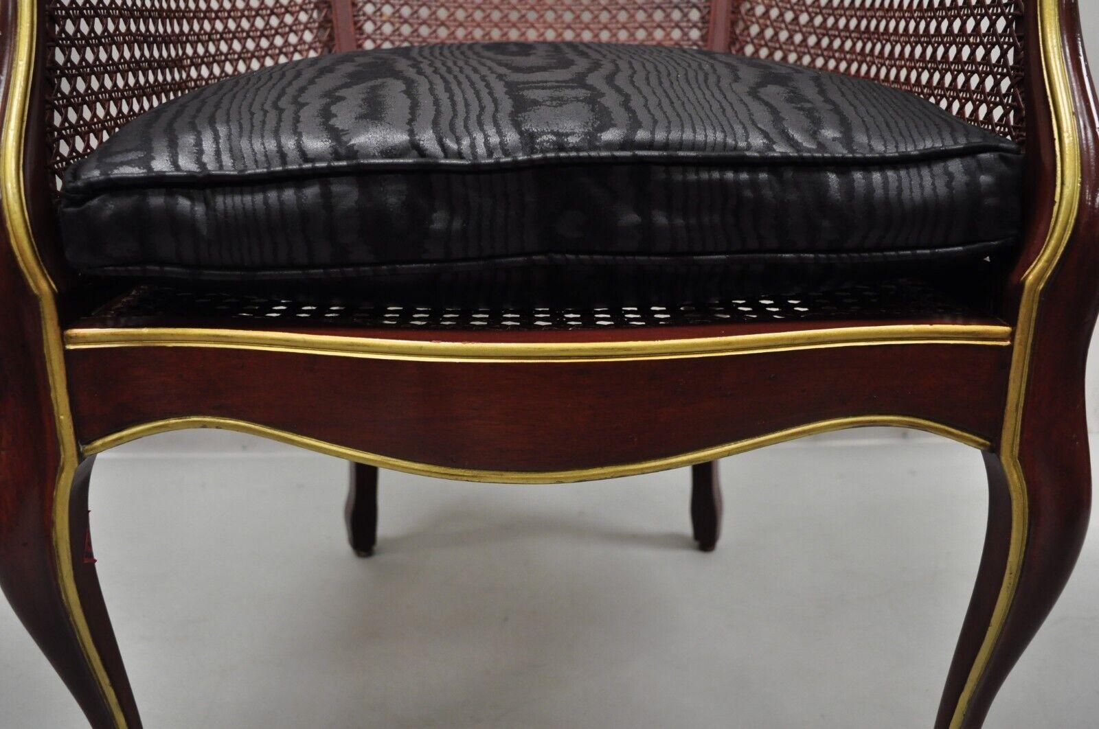 Französischer Bergere-Loungesessel im Louis-XV-Stil aus rot lackiertem Rohr, im Louis-XV-Stil (Gehstock) im Angebot